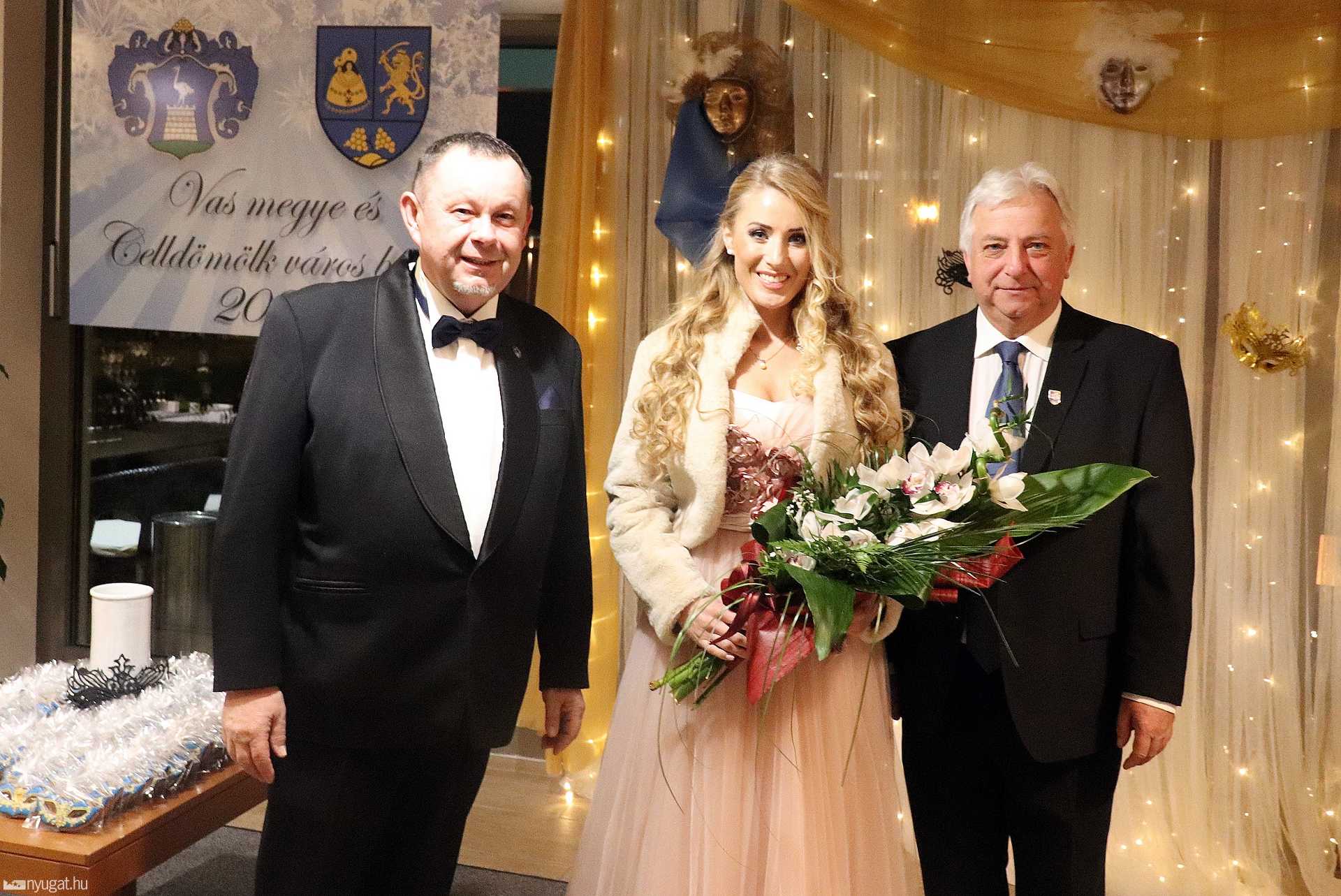 Majtényi László, a megyei közgyűlés elnöke és Fehér László, Celldömölk polgármestere Stankovics Beátával