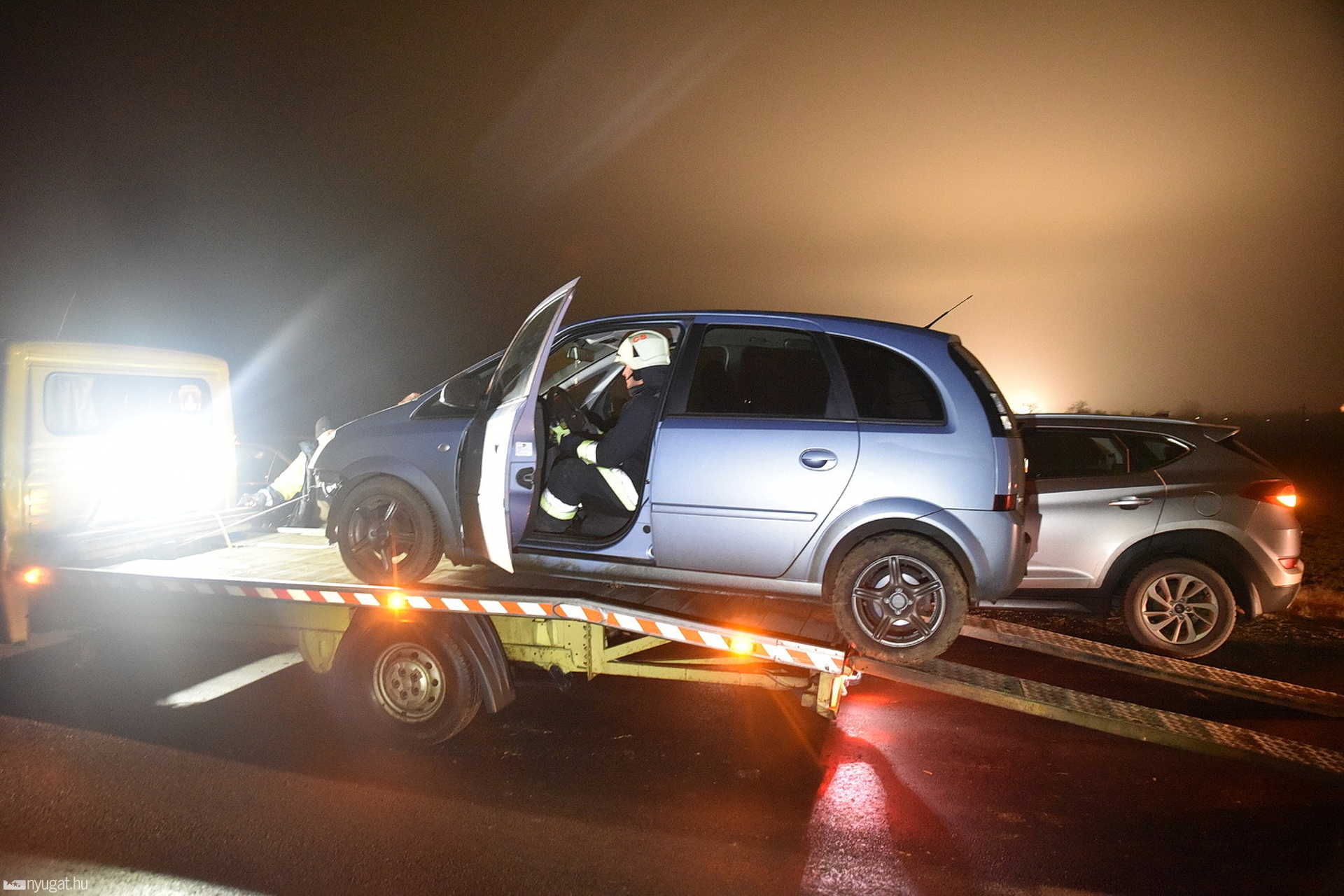 Rosszul lett a sofőr, 300 métert haladt a szántóföldön az Opel