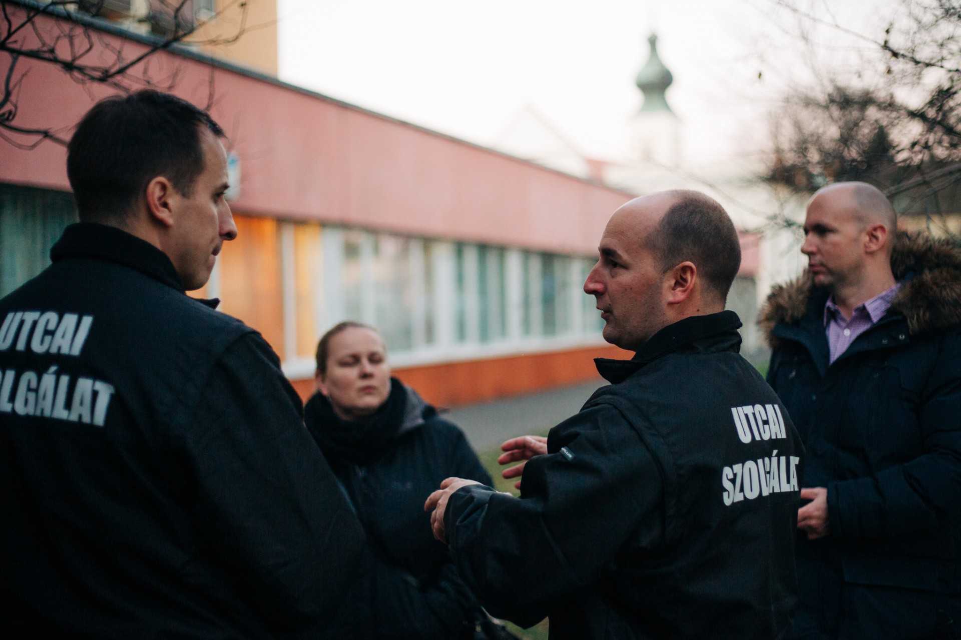 Utcai szociális munkásnak állt László Győző