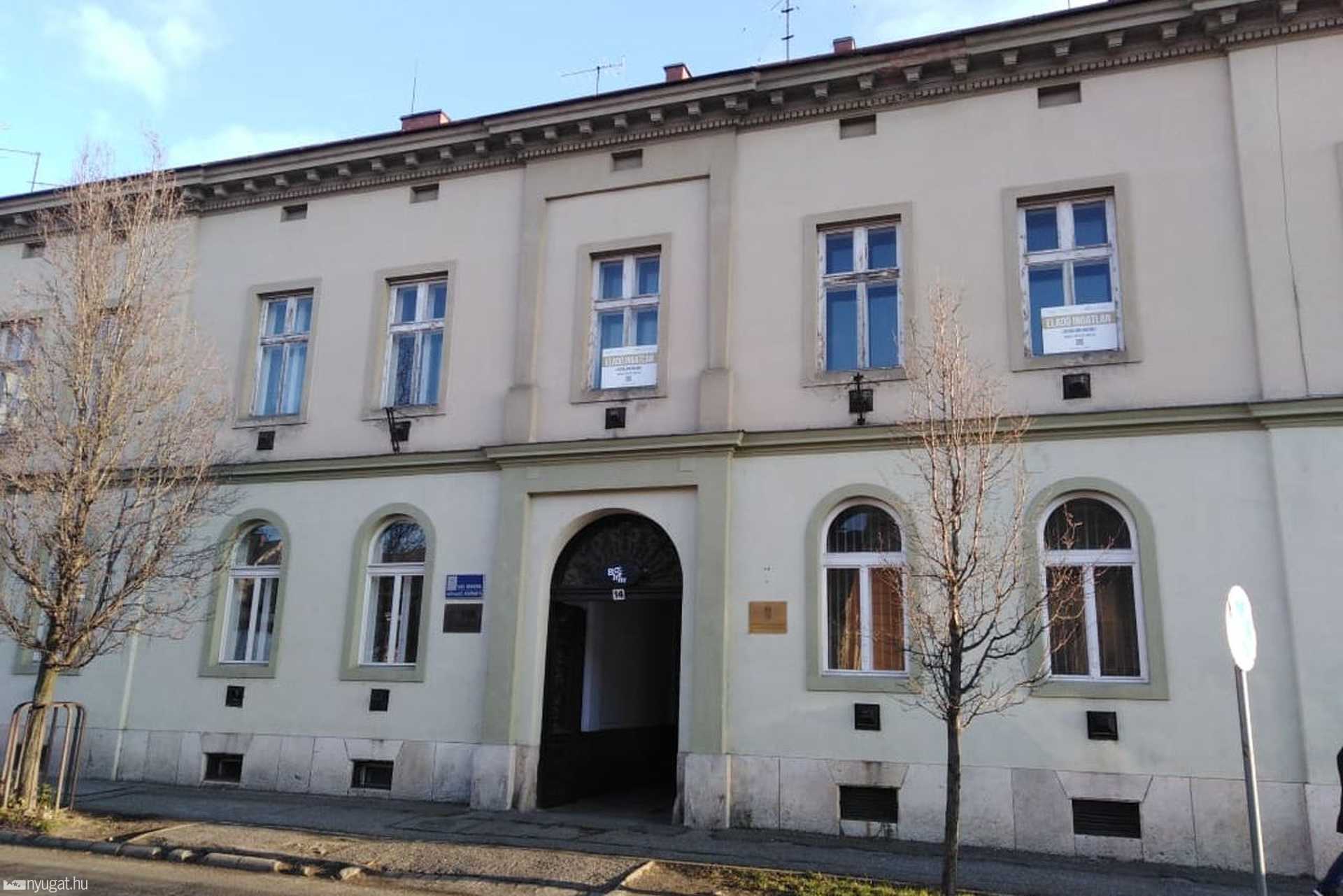Eladó a Thököly utcában a Bohém és a kamarák épülete