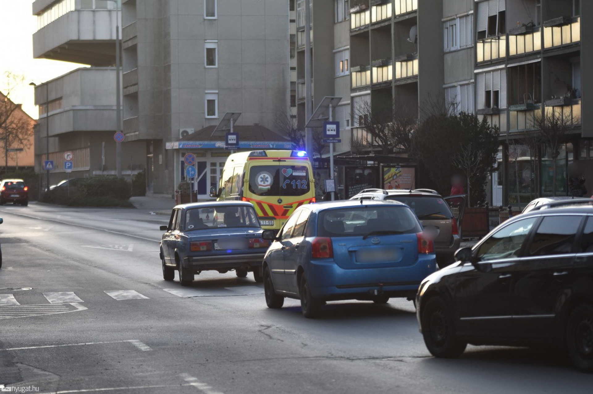 Gyalogost ütöttel el a szombathelyi Thököly utcában