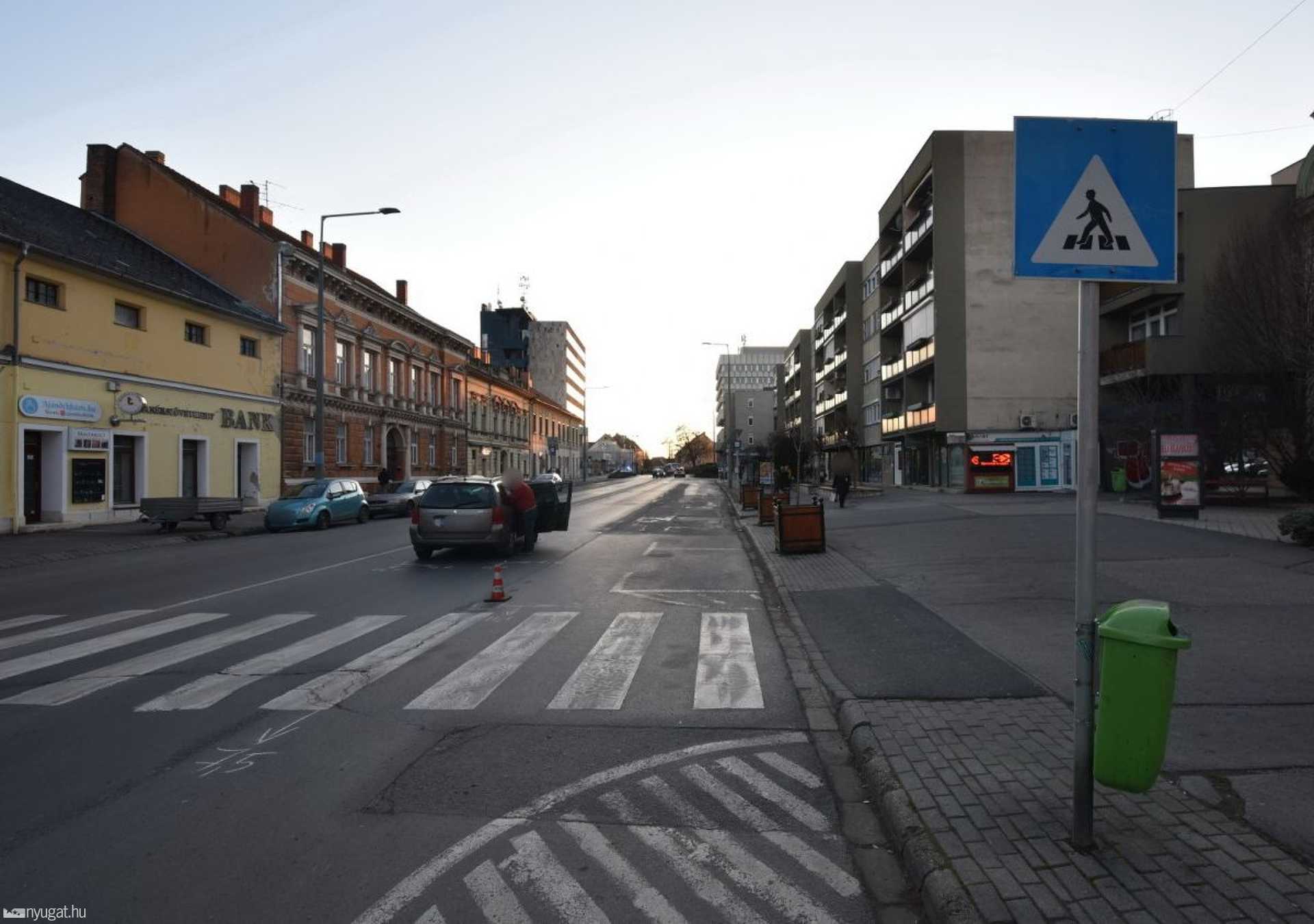 Gyalogost ütöttel el a szombathelyi Thököly utcában