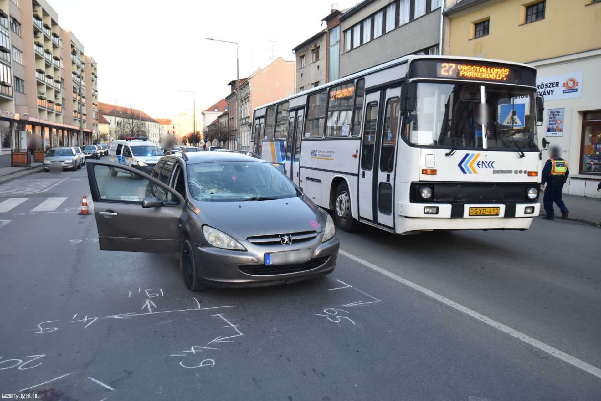 Gyalogost ütöttel el a szombathelyi Thököly utcában
