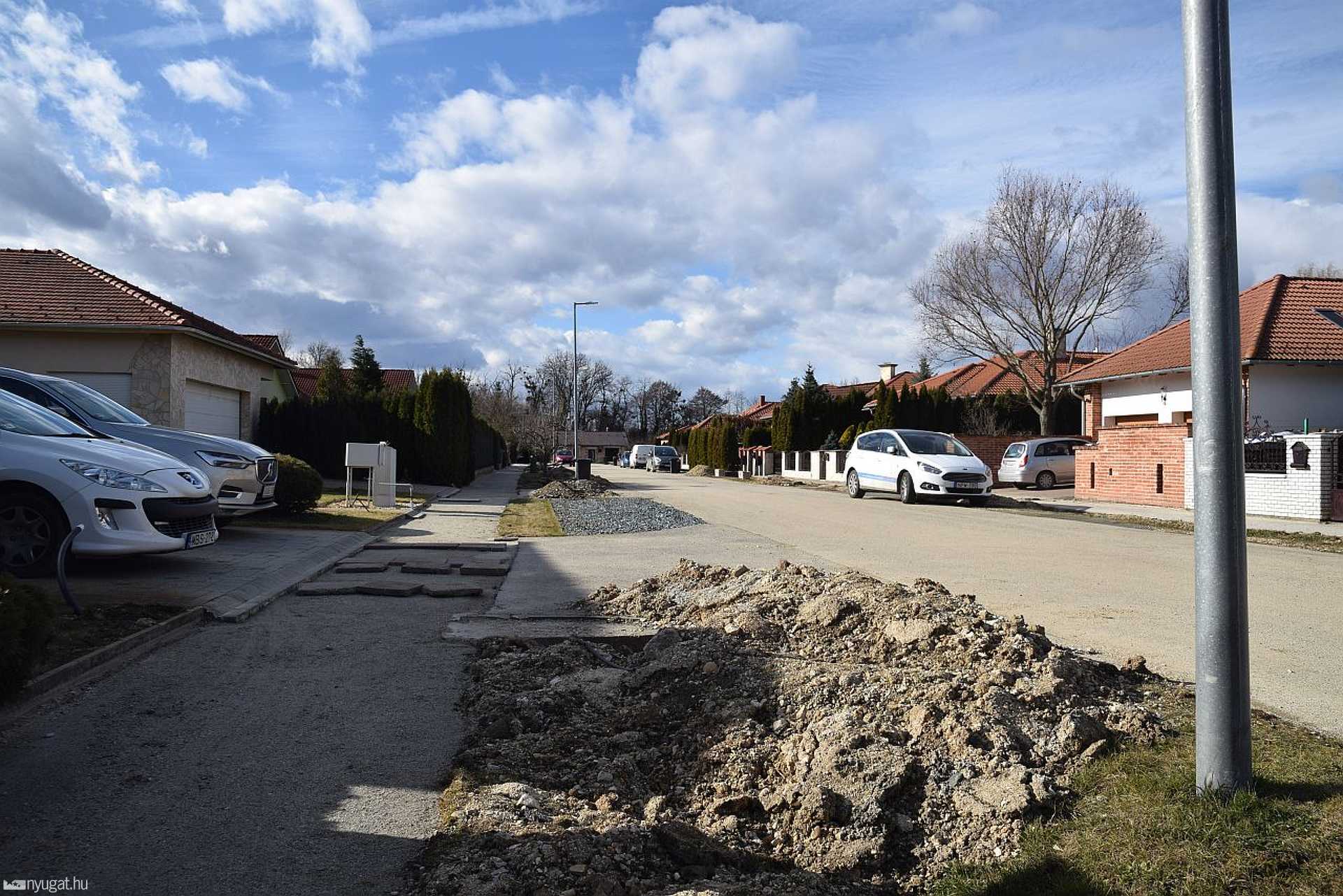 Vízmellék utca, Festetics és Almássy utca