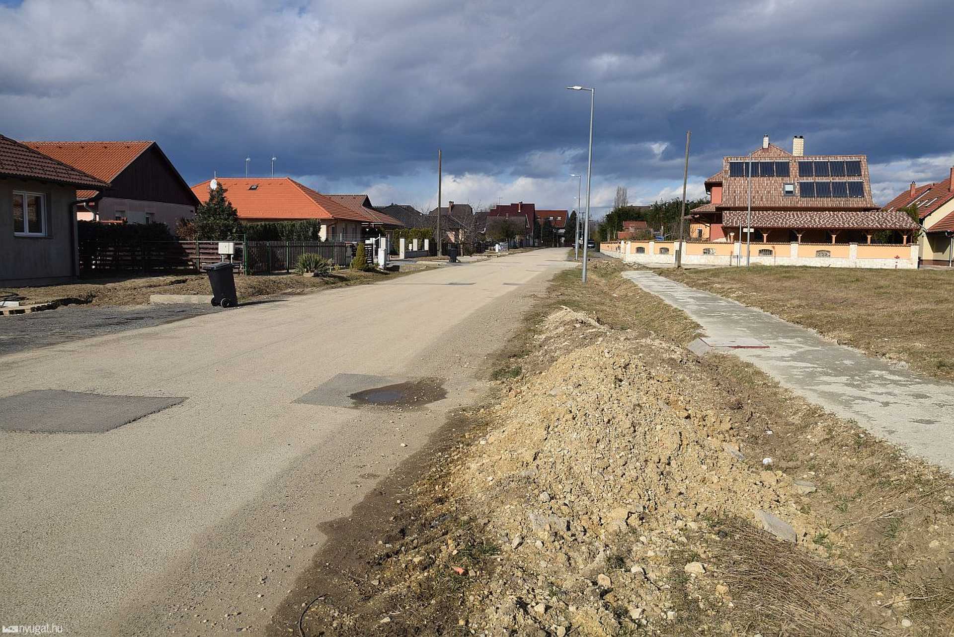 Vízmellék utca, Festetics és Almássy utca