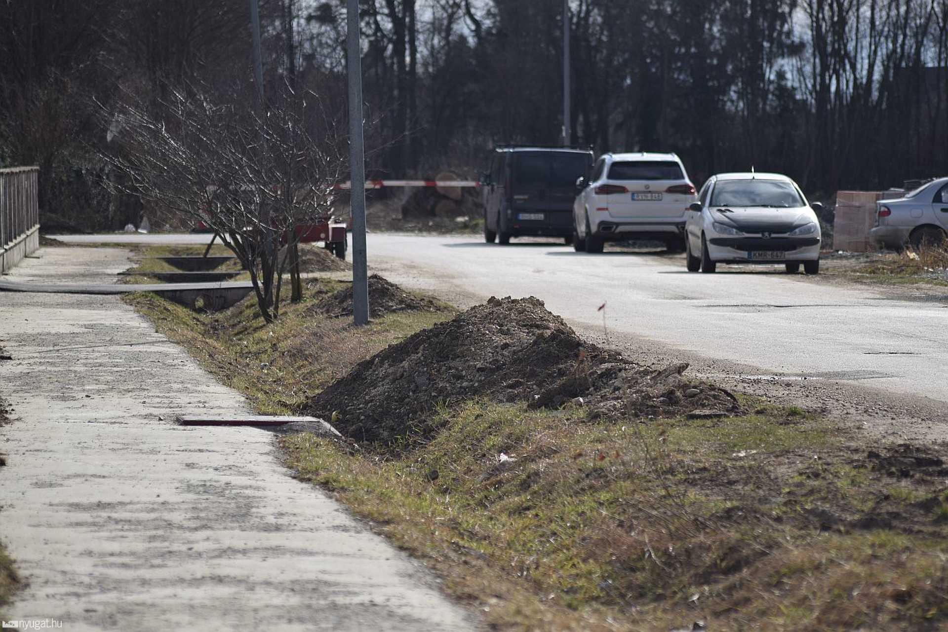 Vízmellék utca, Festetics és Almássy utca