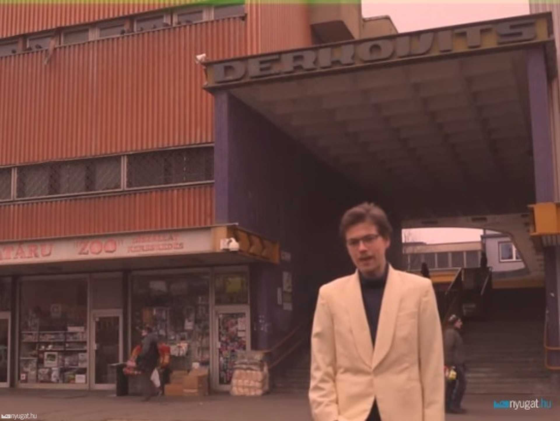 Baráth Noémi és Horváth Gábor médiaművészek videószatírája a Derkovits-lakótelep közepén álló Domus üzletházról, 2020.