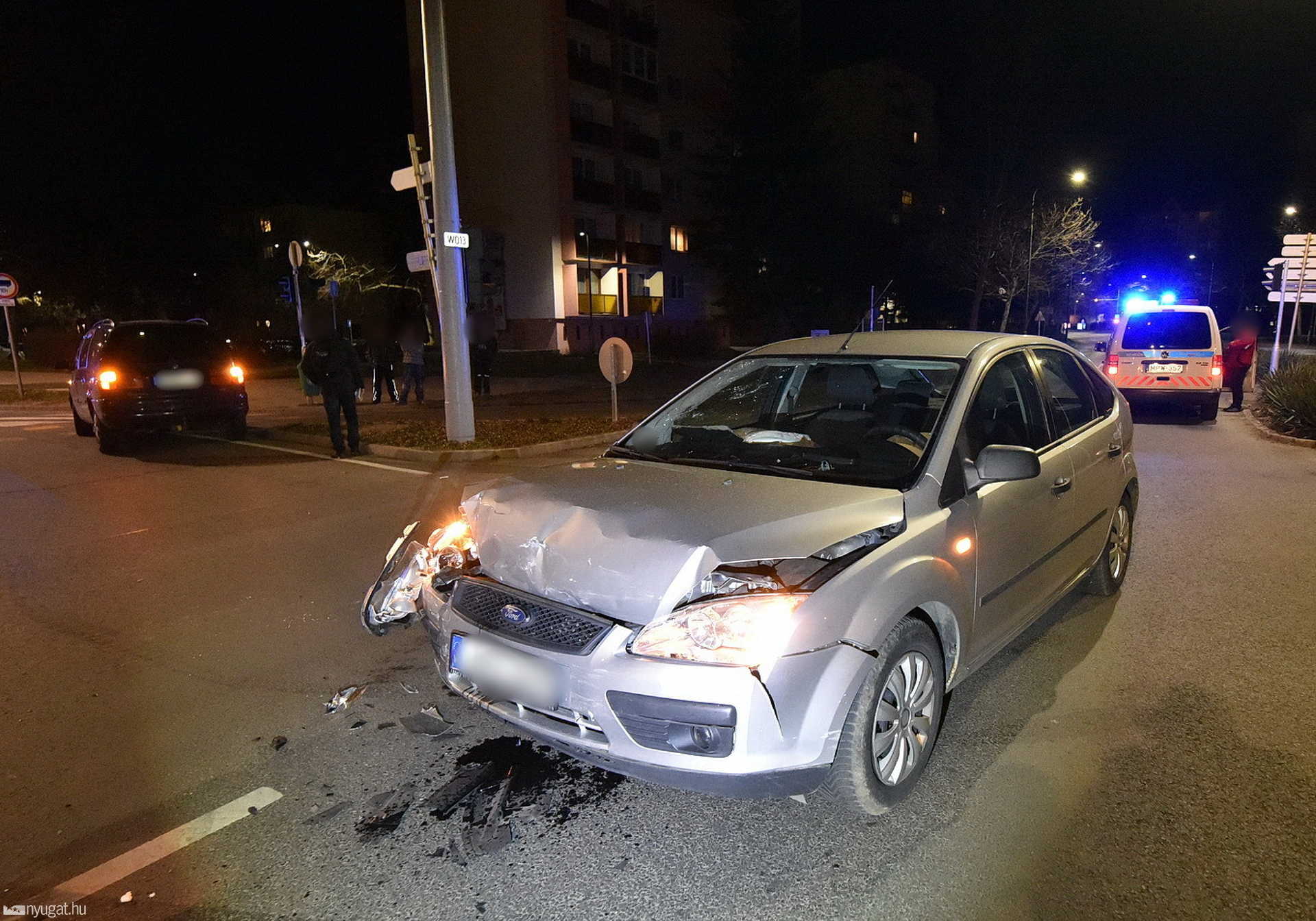 Volkswagen hajtott Ford elé Szombathelyen 