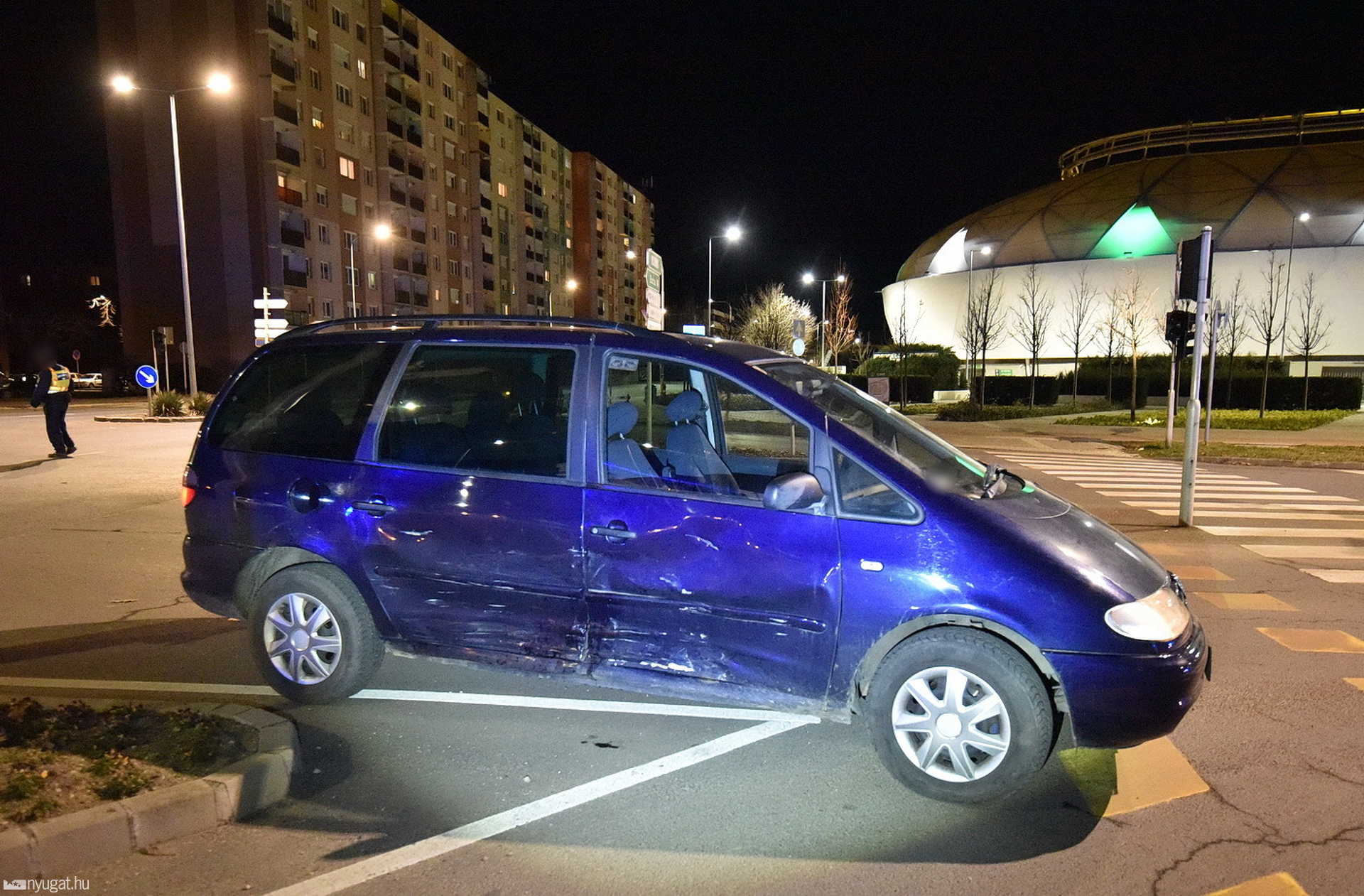 Volkswagen hajtott Ford elé Szombathelyen 