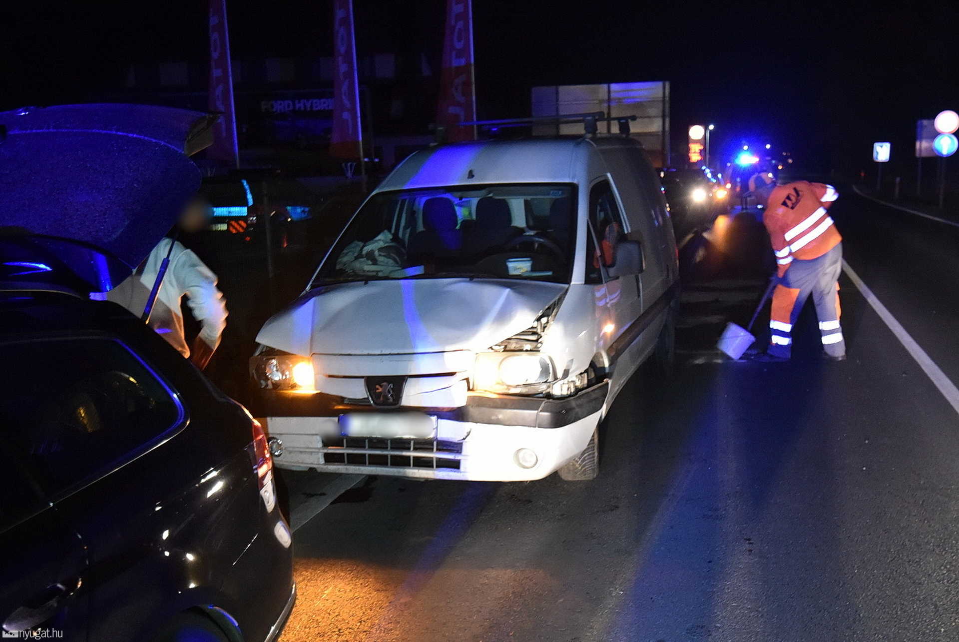 Két balesetben öt autó ütközött a 87-es főúton