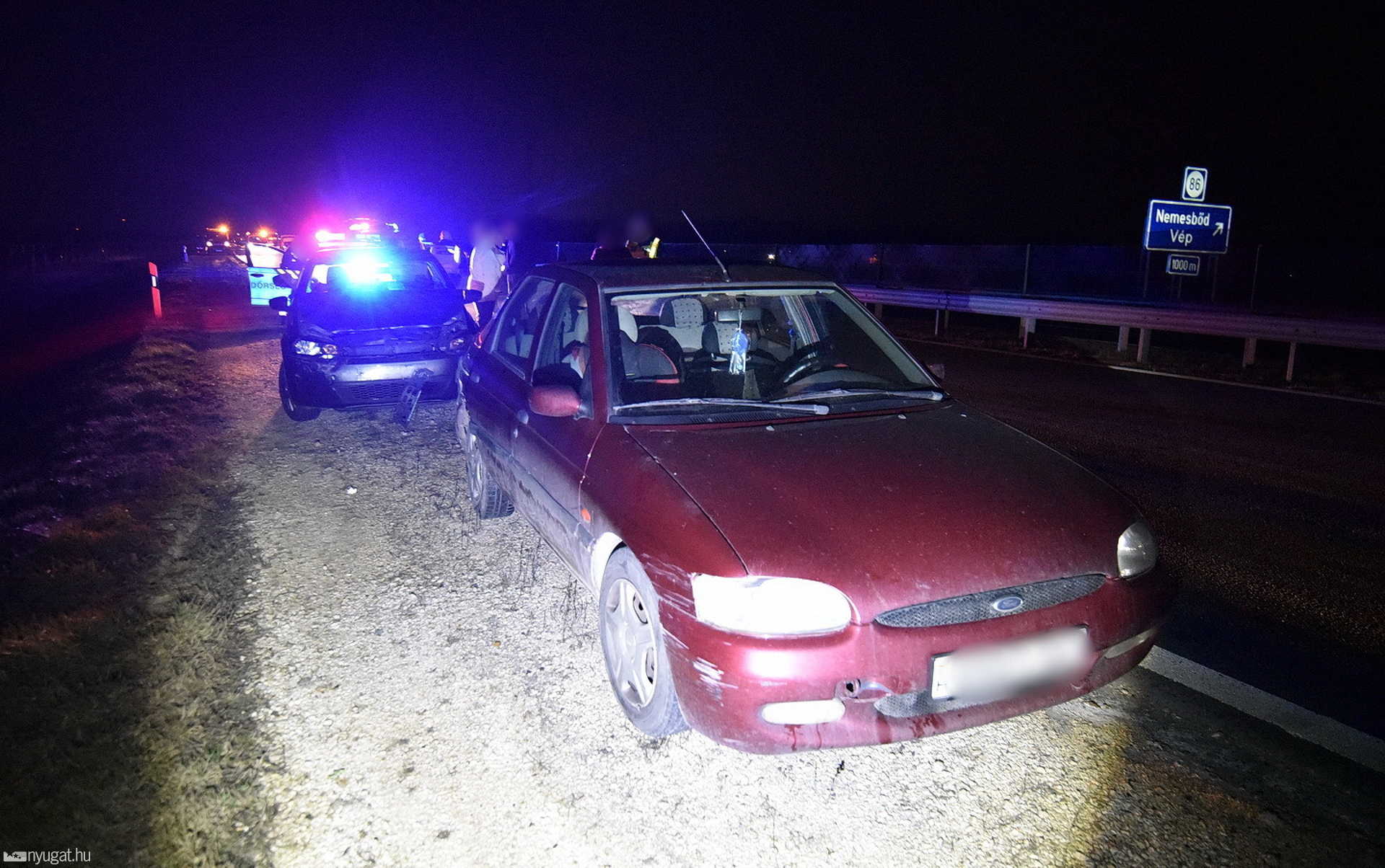 Peugeot hajtott szalagkorlátnak, majd Fordba rohant VW az M86-os autóúton