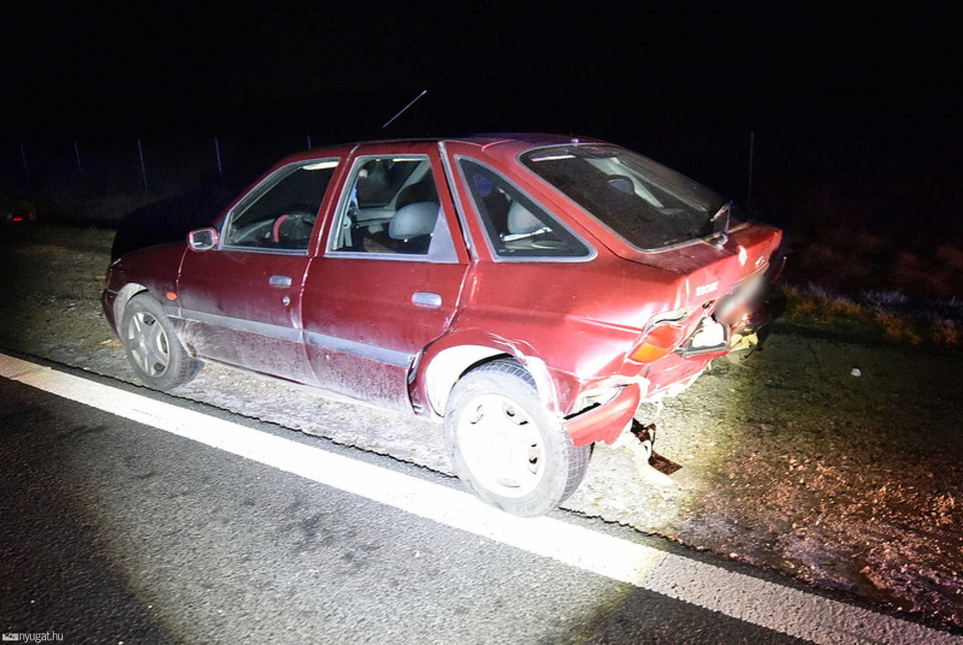 Peugeot hajtott szalagkorlátnak, majd Fordba rohant VW az M86-os autóúton