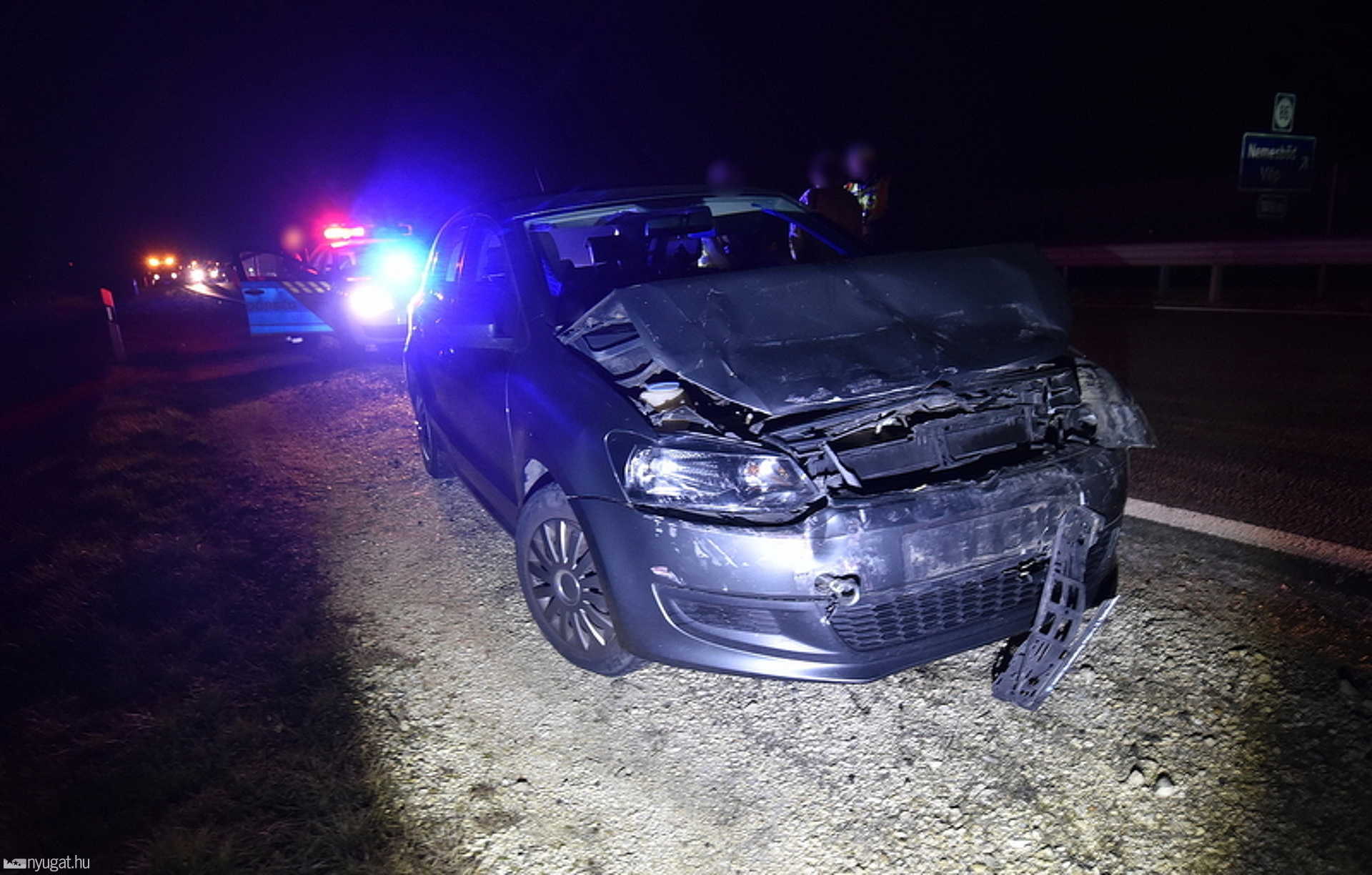 Peugeot hajtott szalagkorlátnak, majd Fordba rohant VW az M86-os autóúton
