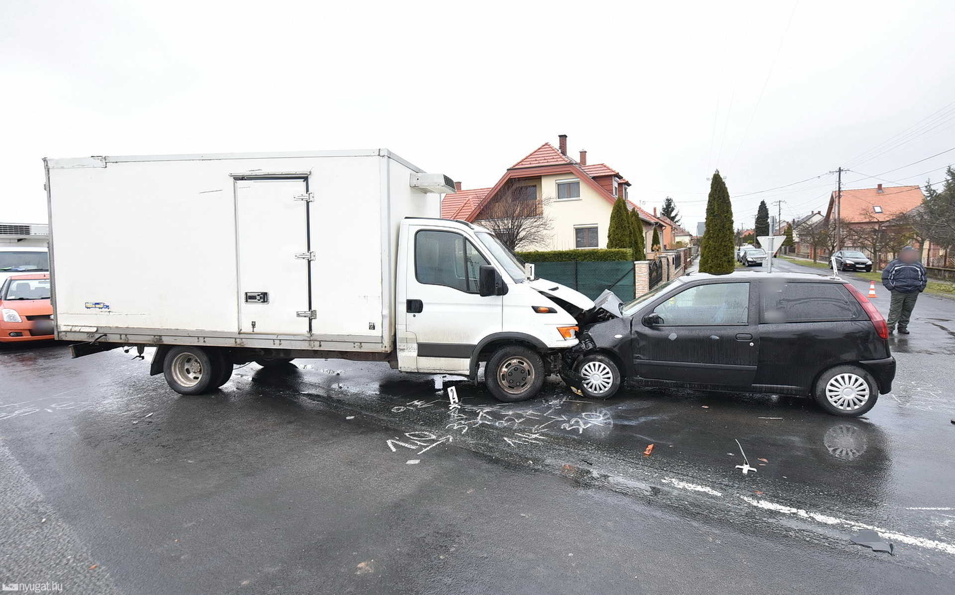 Kétgyermekes édesanya halt meg a hajnali balesetben Táplánszentkeresztnél