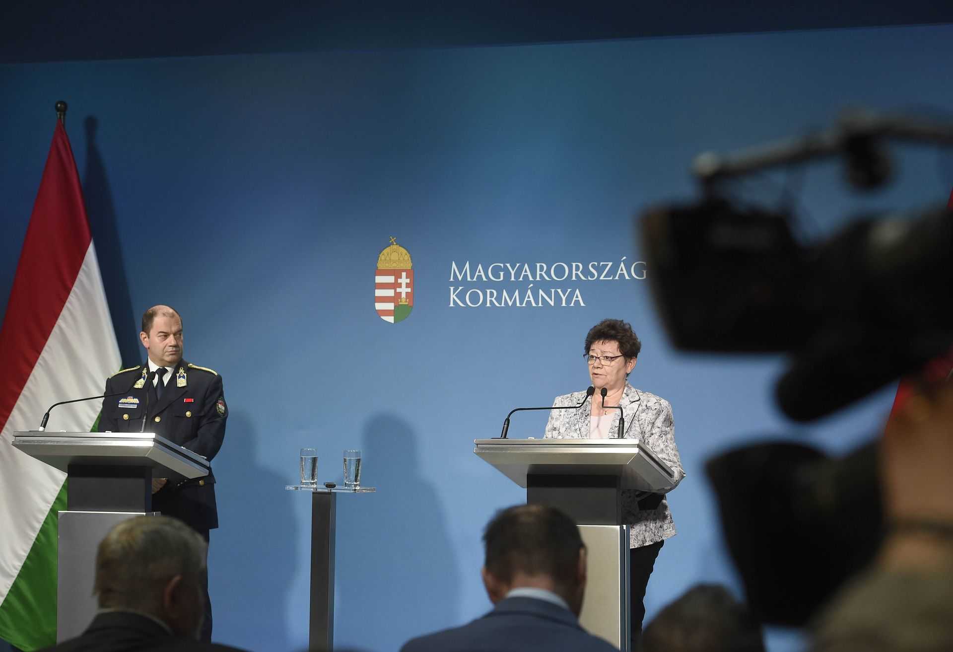 Az operatív törzs sajtótájékoztatója