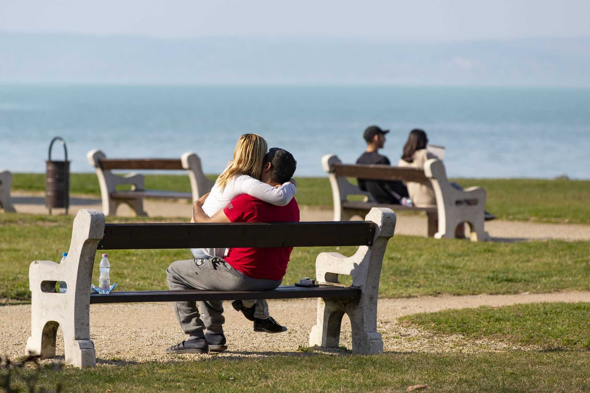 A Balaton-part Siófoknál 2020. március 18-án az MTI felvételén