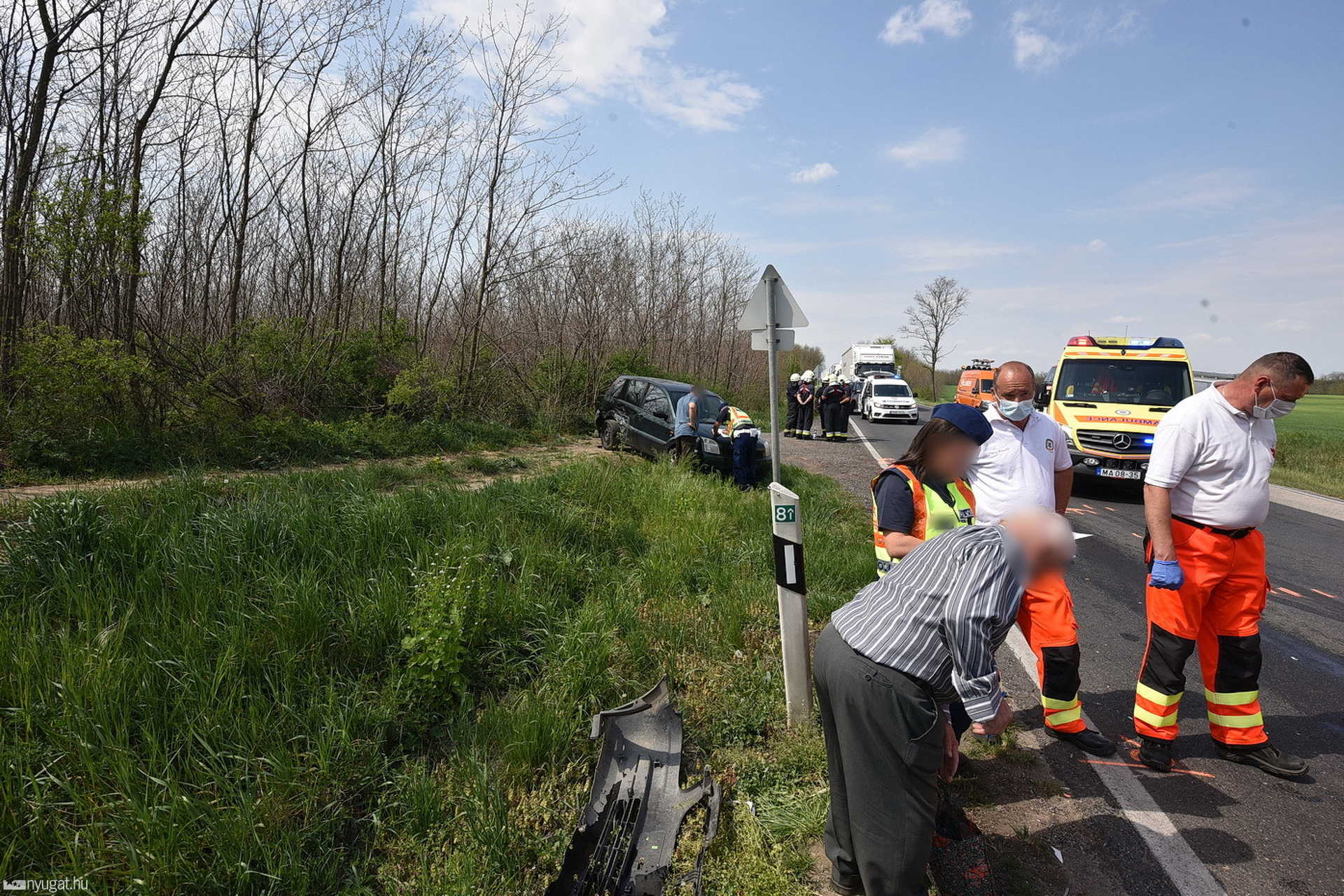 Ford hajtott Opel elé a 84-es főúton
