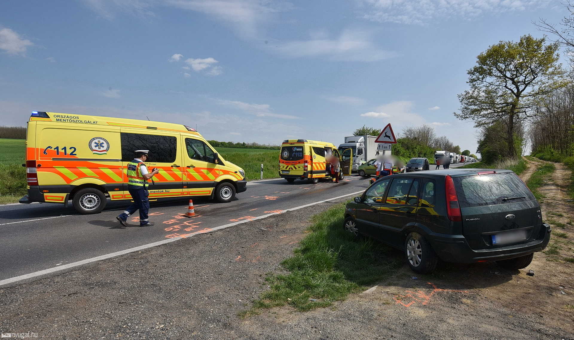 Ford hajtott Opel elé a 84-es főúton