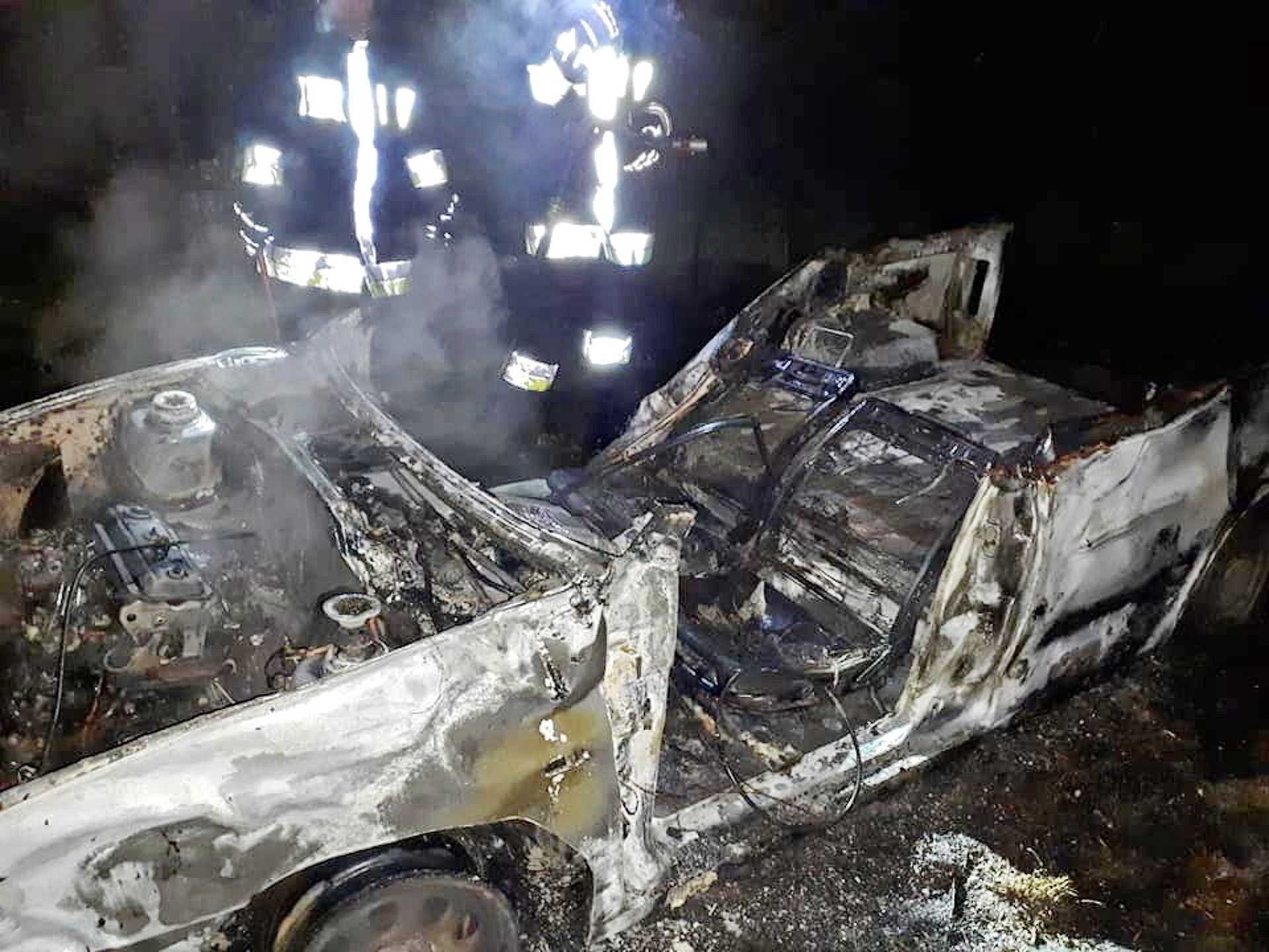 Ismét autók égtek ki egy szakonyi portán