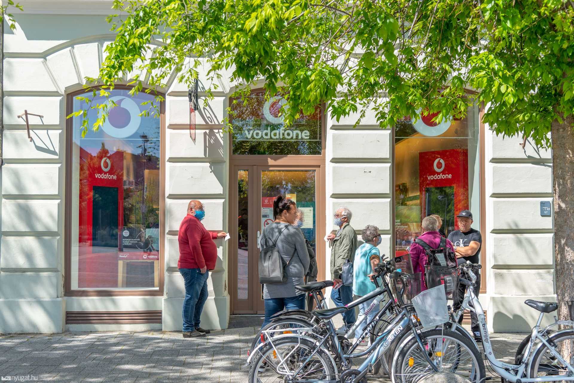 Jobbra a UPC-sek, balra a Vodások