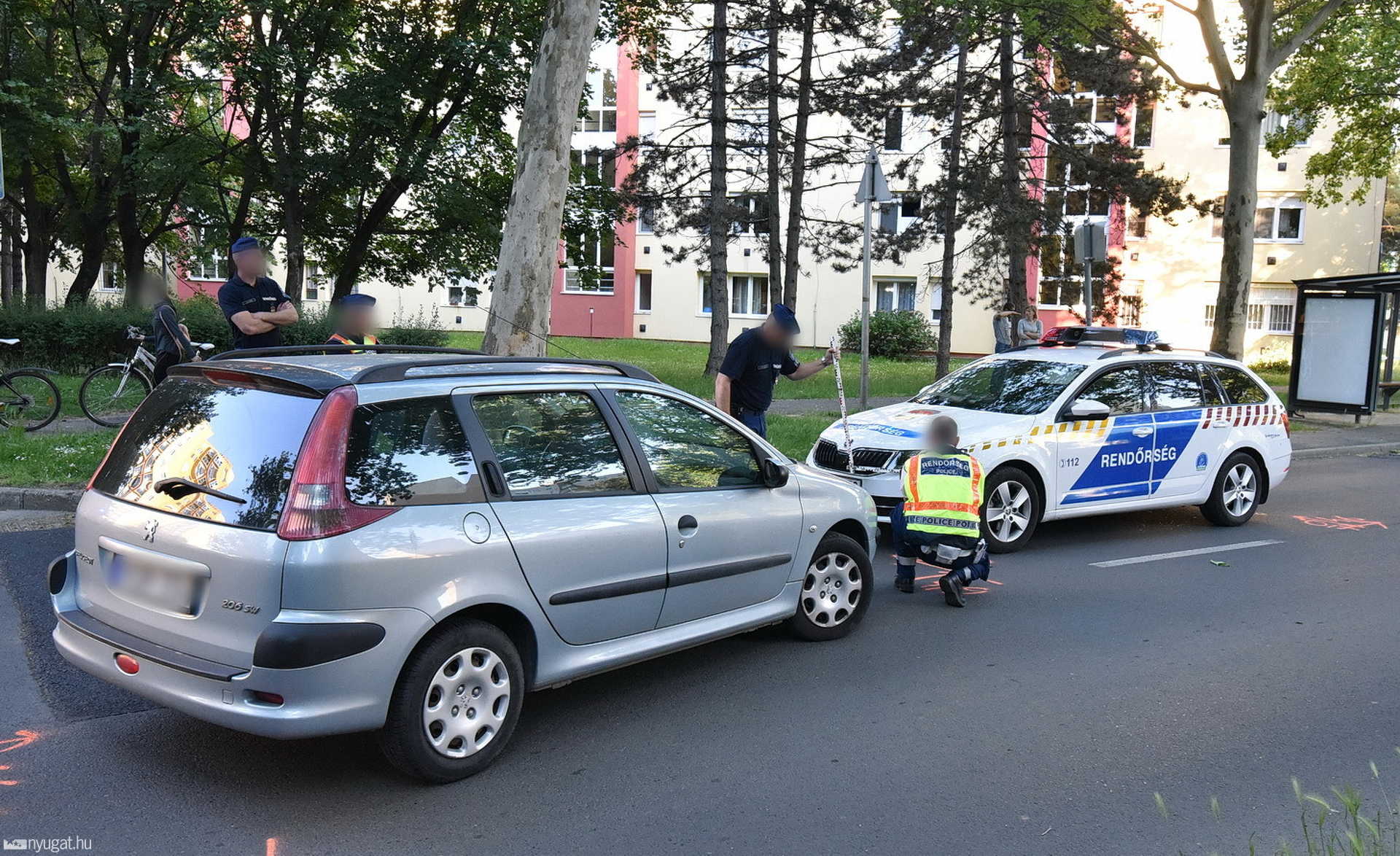 Erősen ittas sofőr koccant rendőrautóval Szombathelyen 