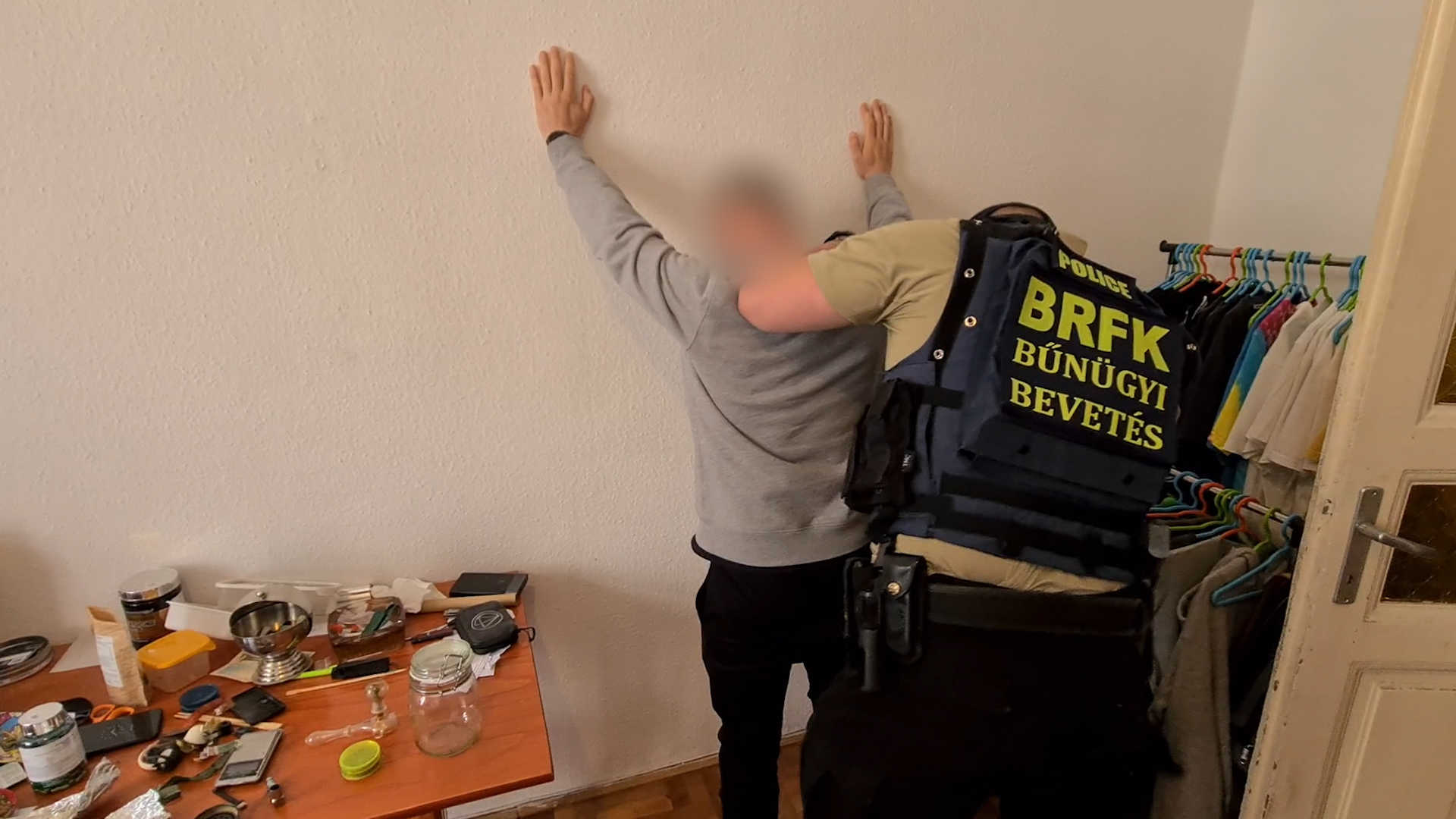 Kábítószer kereskedőt fogtak a rendőrök