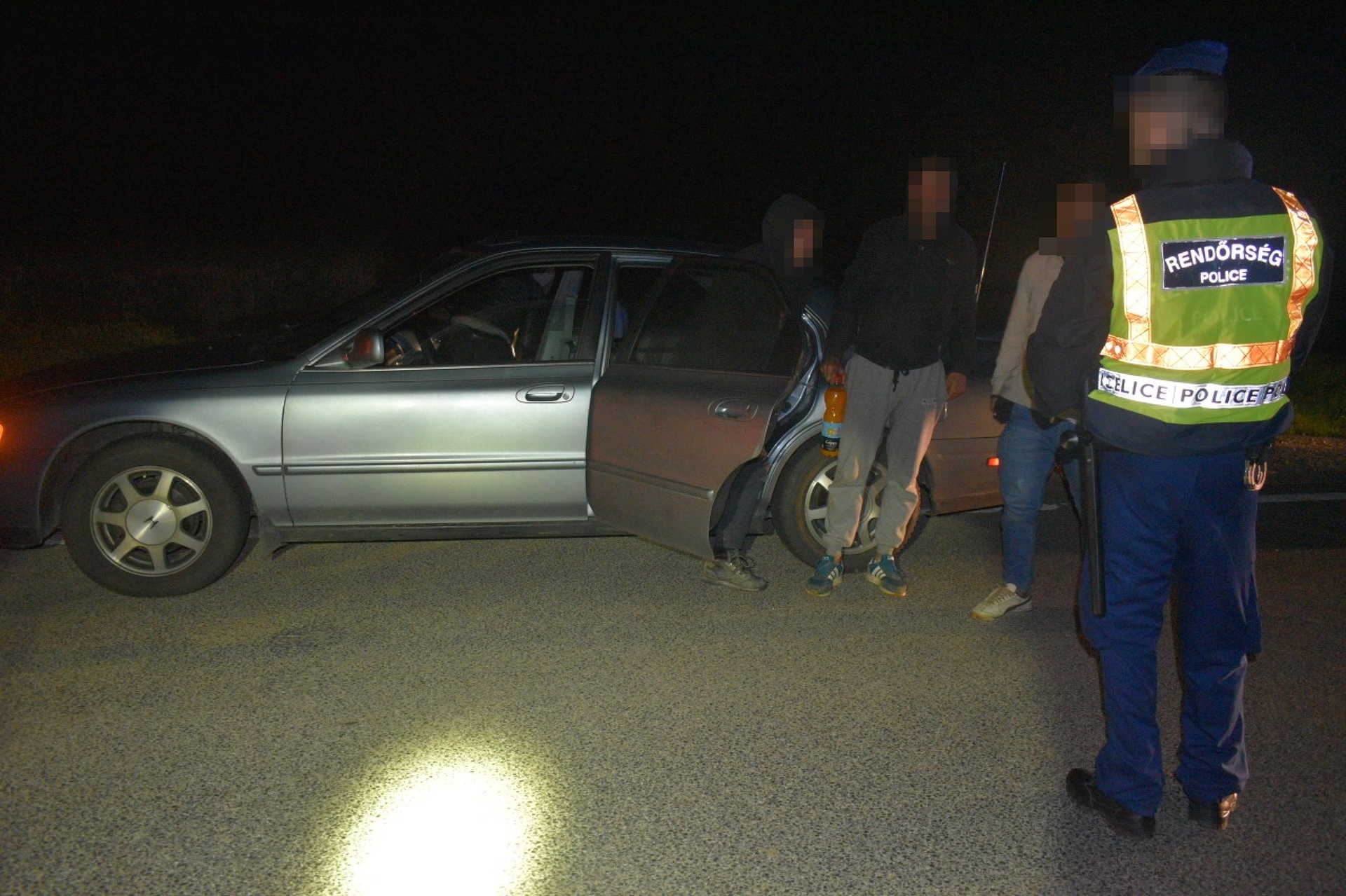 Illegális bevándorlókat állítanak meg a Vas megyei rendőrök