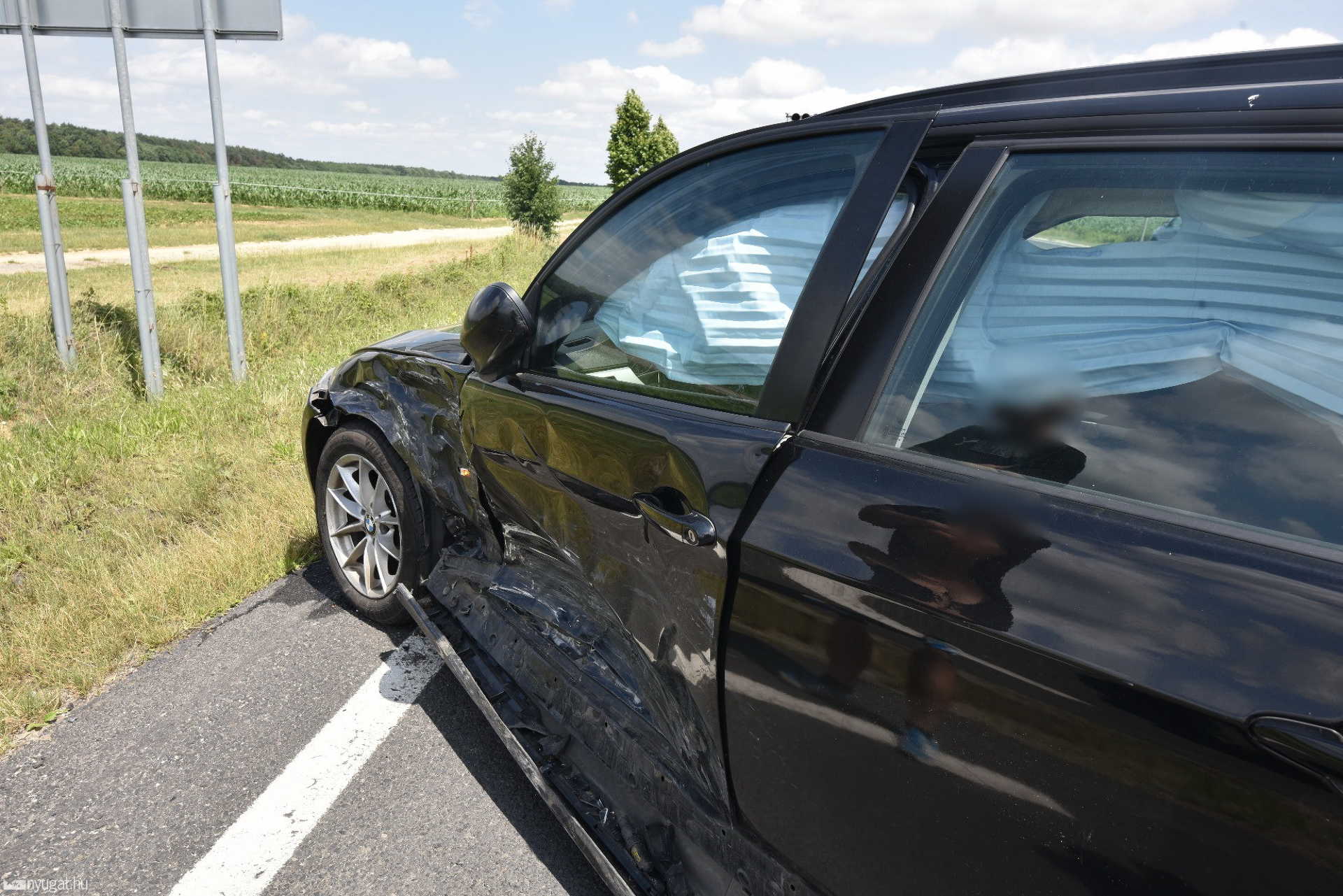 BMW és VW ütközött a 89-es úton