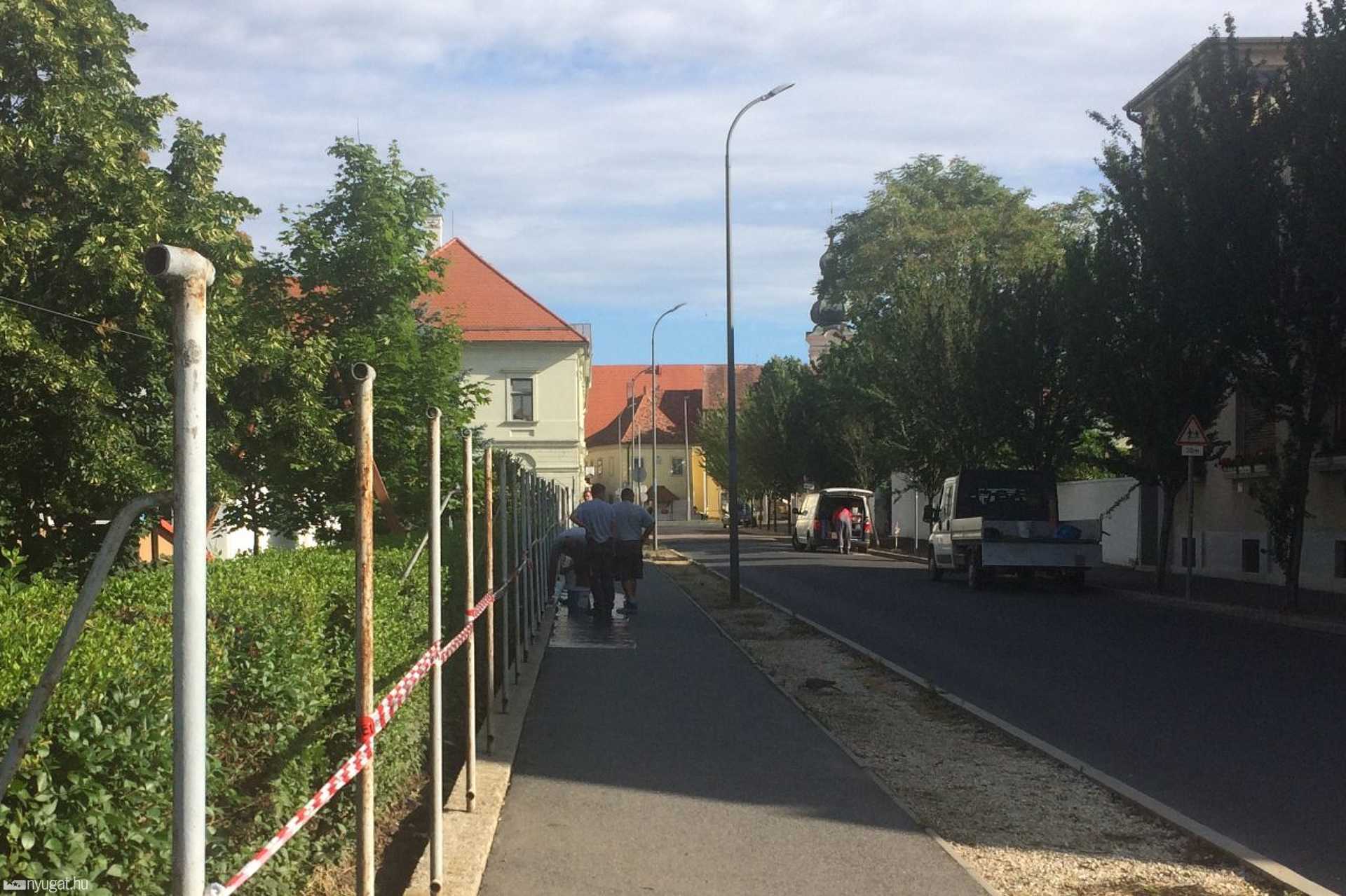 Építik az Aréna óvoda kerítését