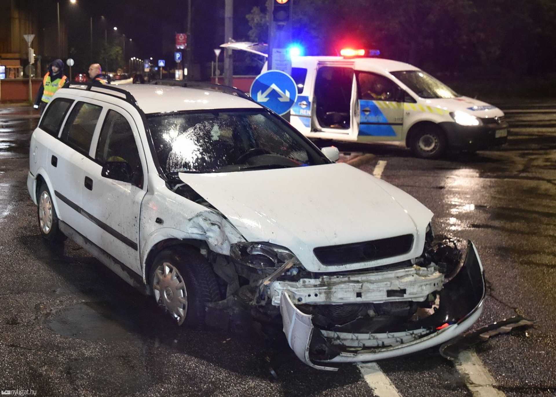 Baleset a Hunyadi és Thököly kereszteződésben 