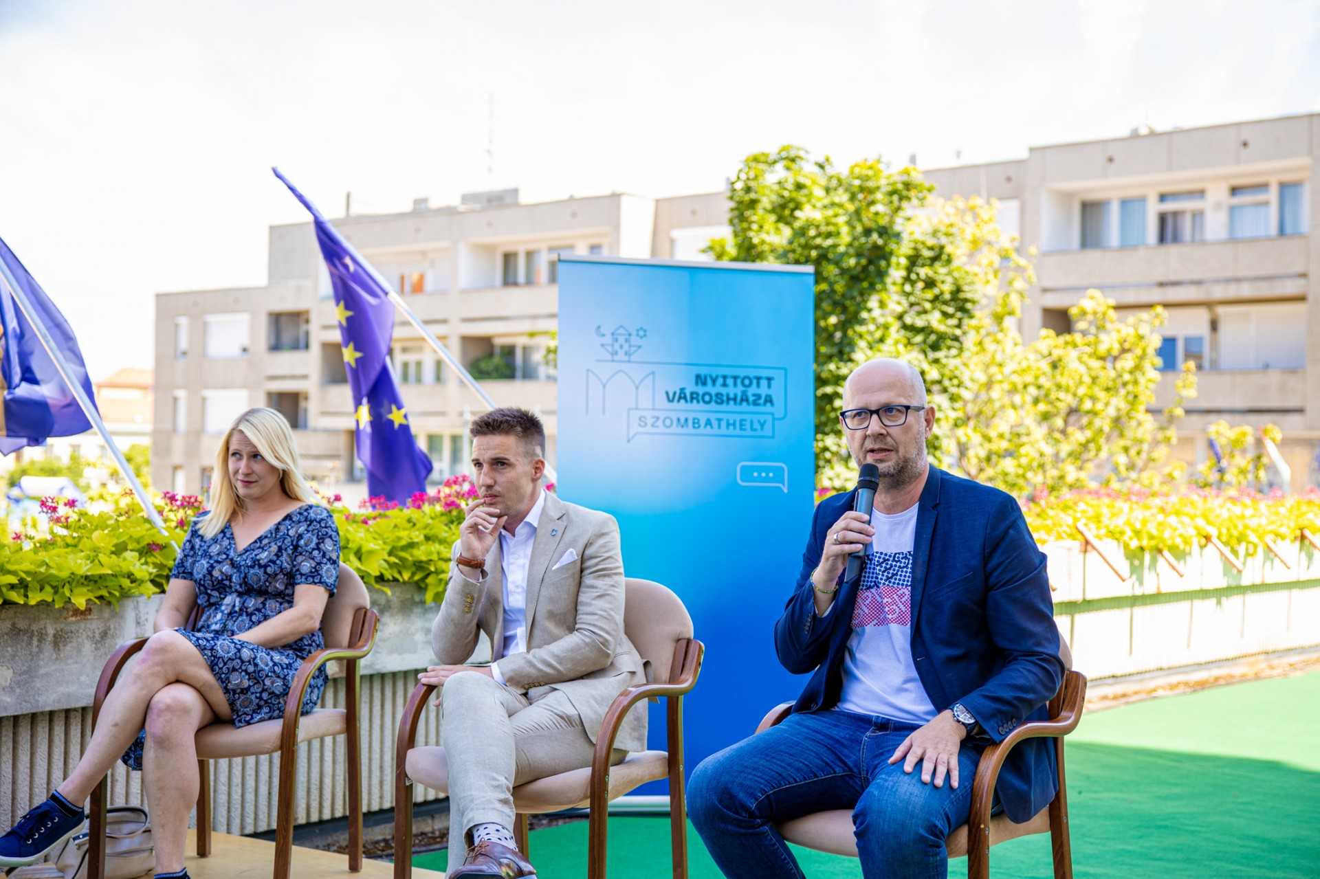 Nyitott városháza sajtótájékoztató a nyári programokról