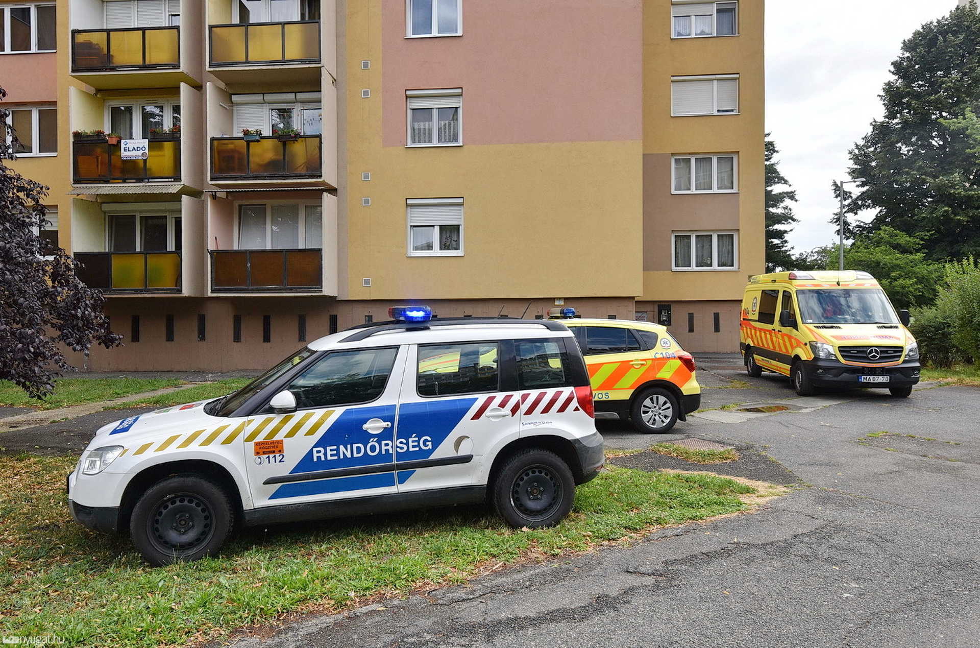 Több hete vagy hónapja elhunyt idős férfi holttestét találták meg egy szombathelyi lakásban