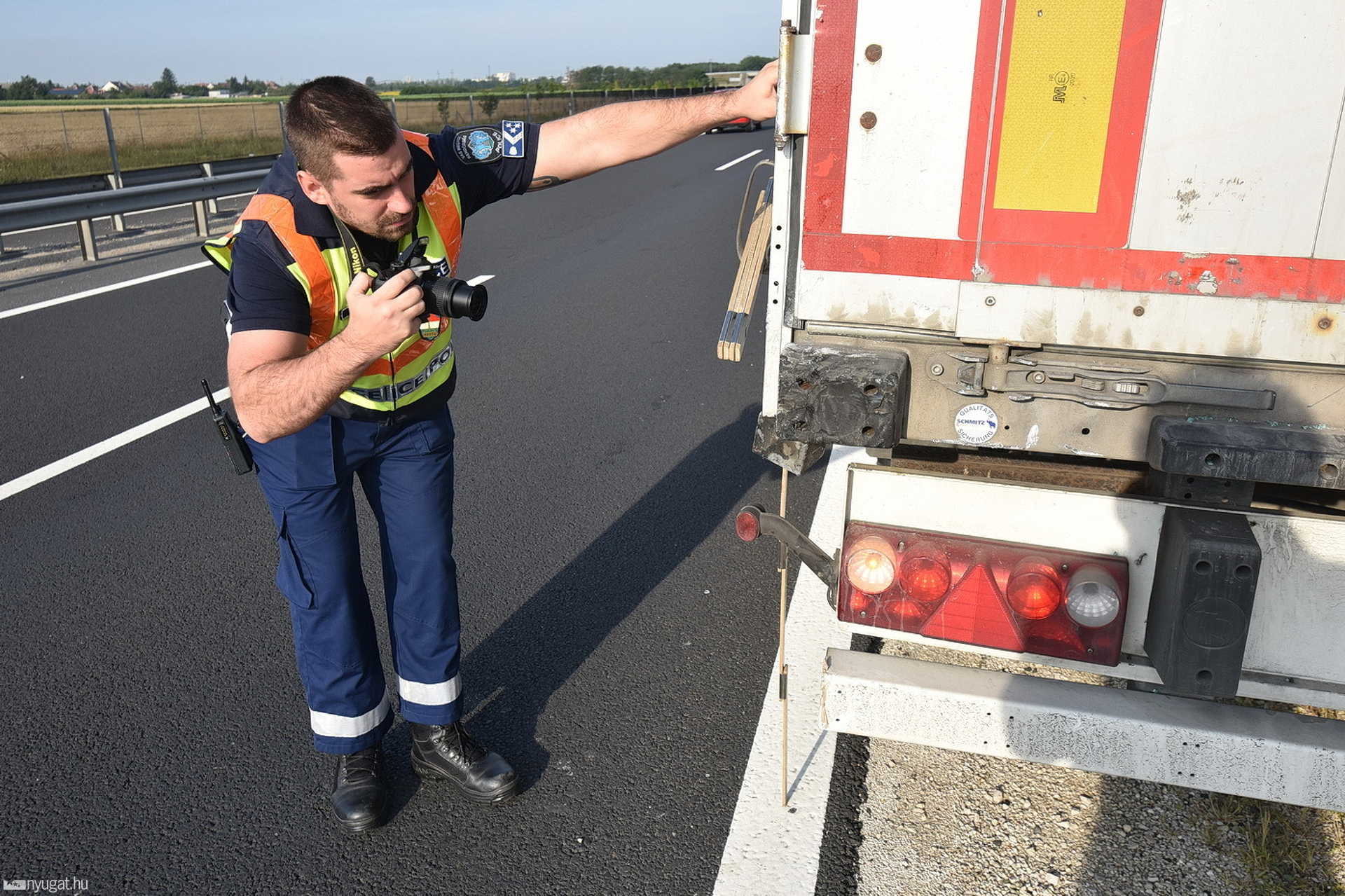 Bedarálta a Renault-t a kamion