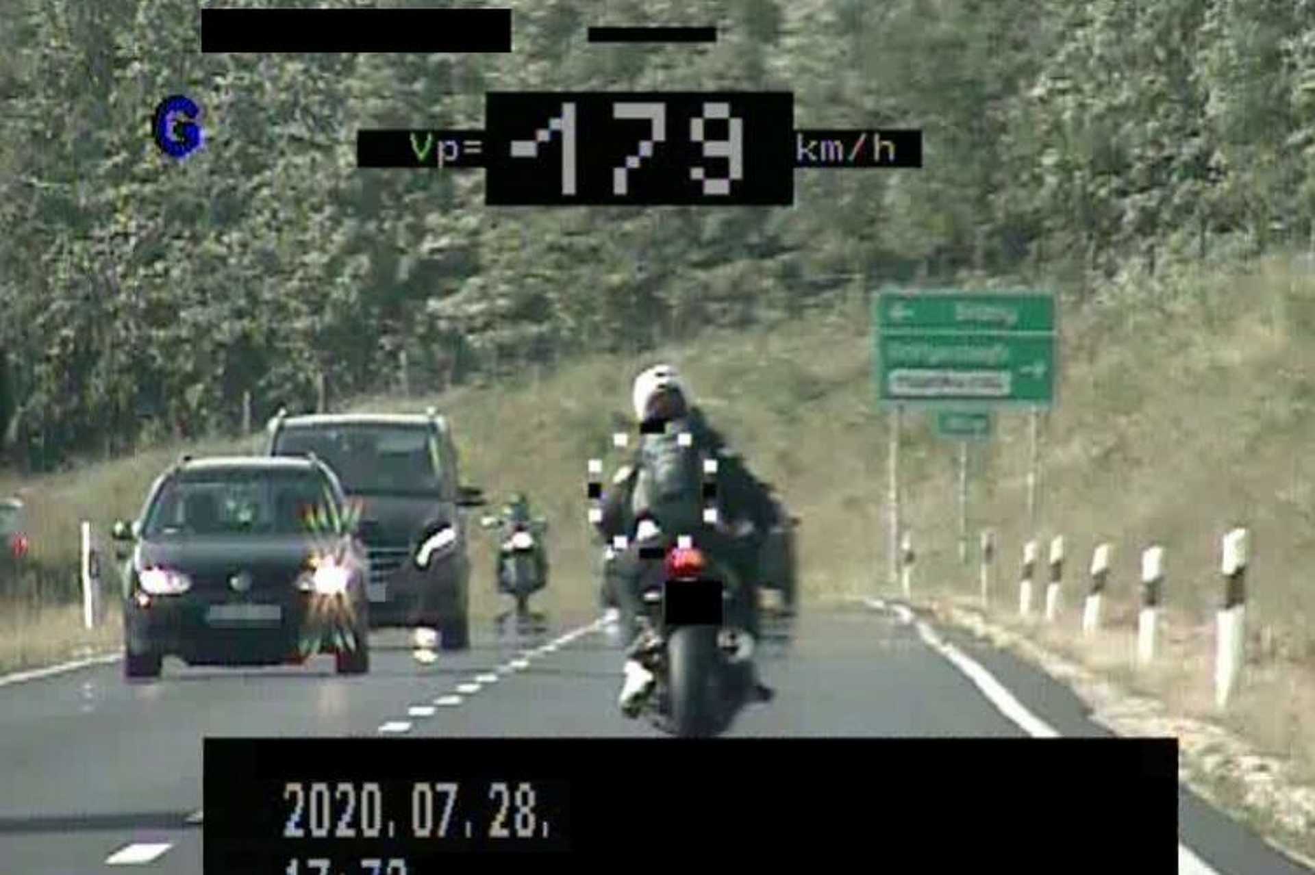 Motoros 179-cel a 84-esen