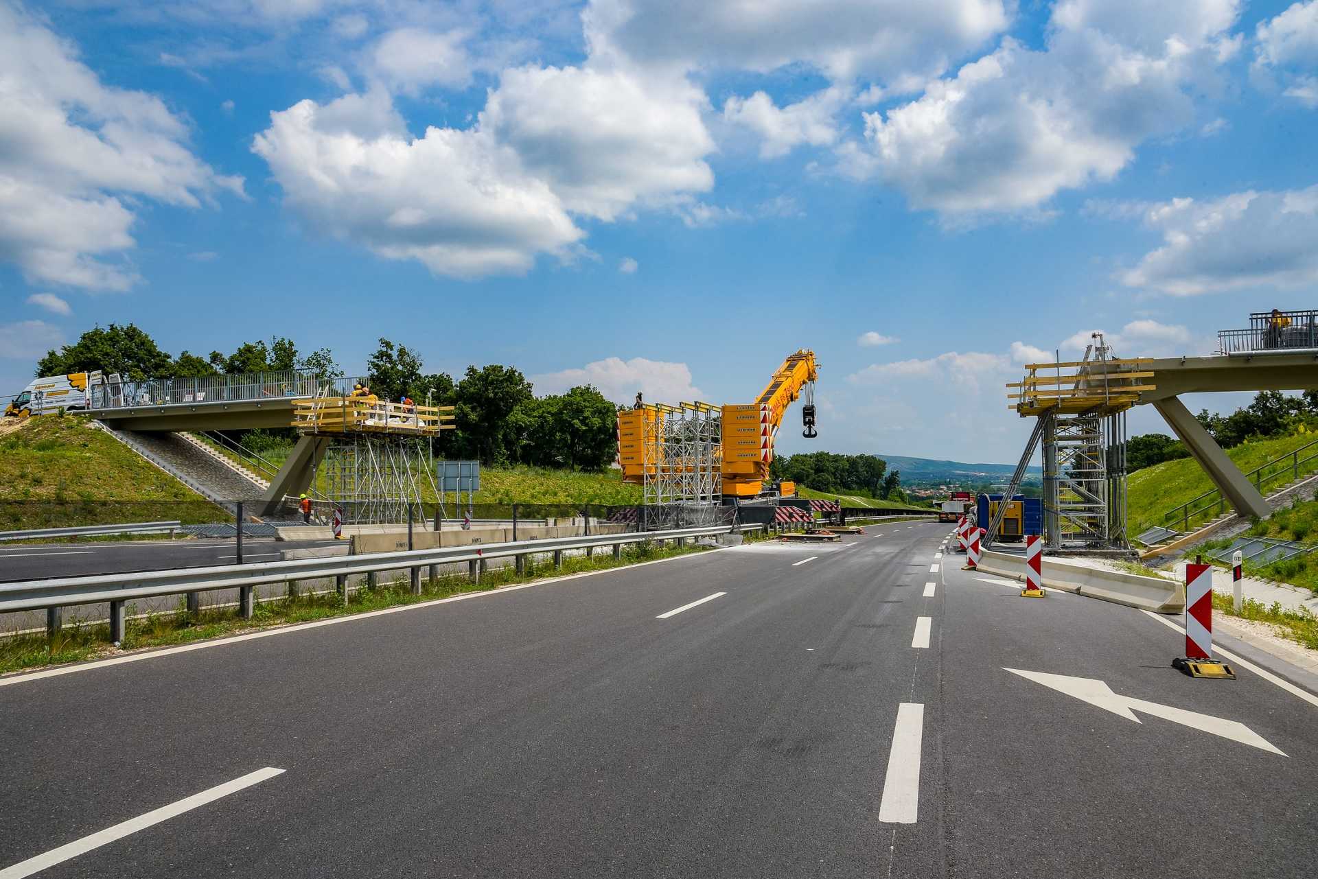 Hídépítés a 8-as főút Várpalota elkerülő szakaszán