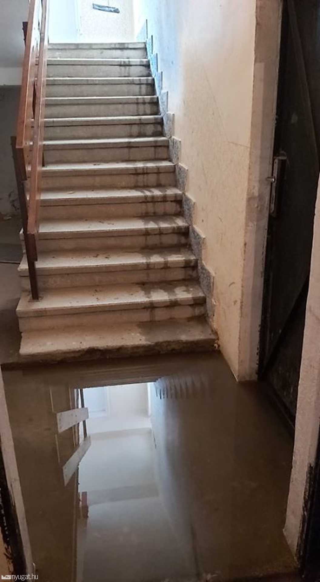 Beázik a társasház pincéje