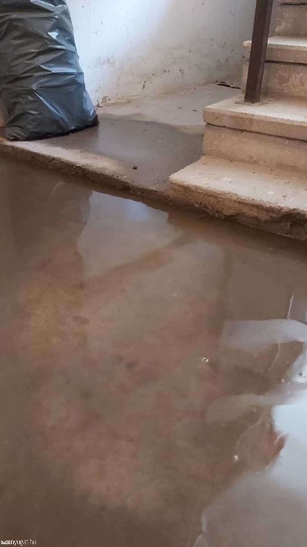 Beázik a társasház pincéje