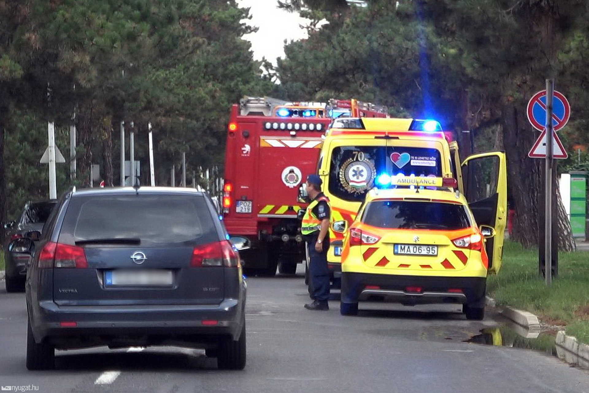 Egy gyerek beszorult lábát szabadították ki