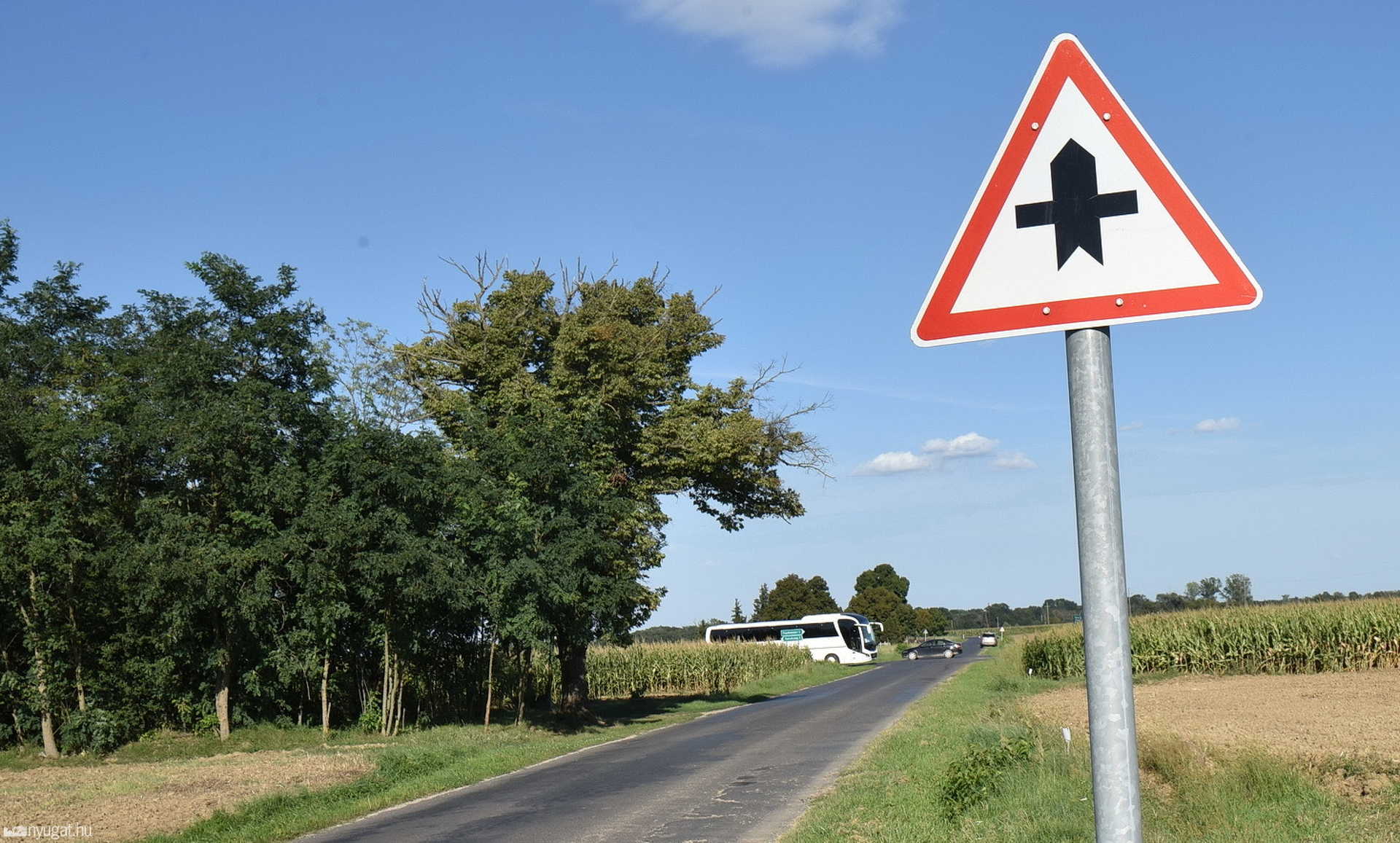 STOP-tábla került a hírhedt sorkifaludi kereszteződésbe