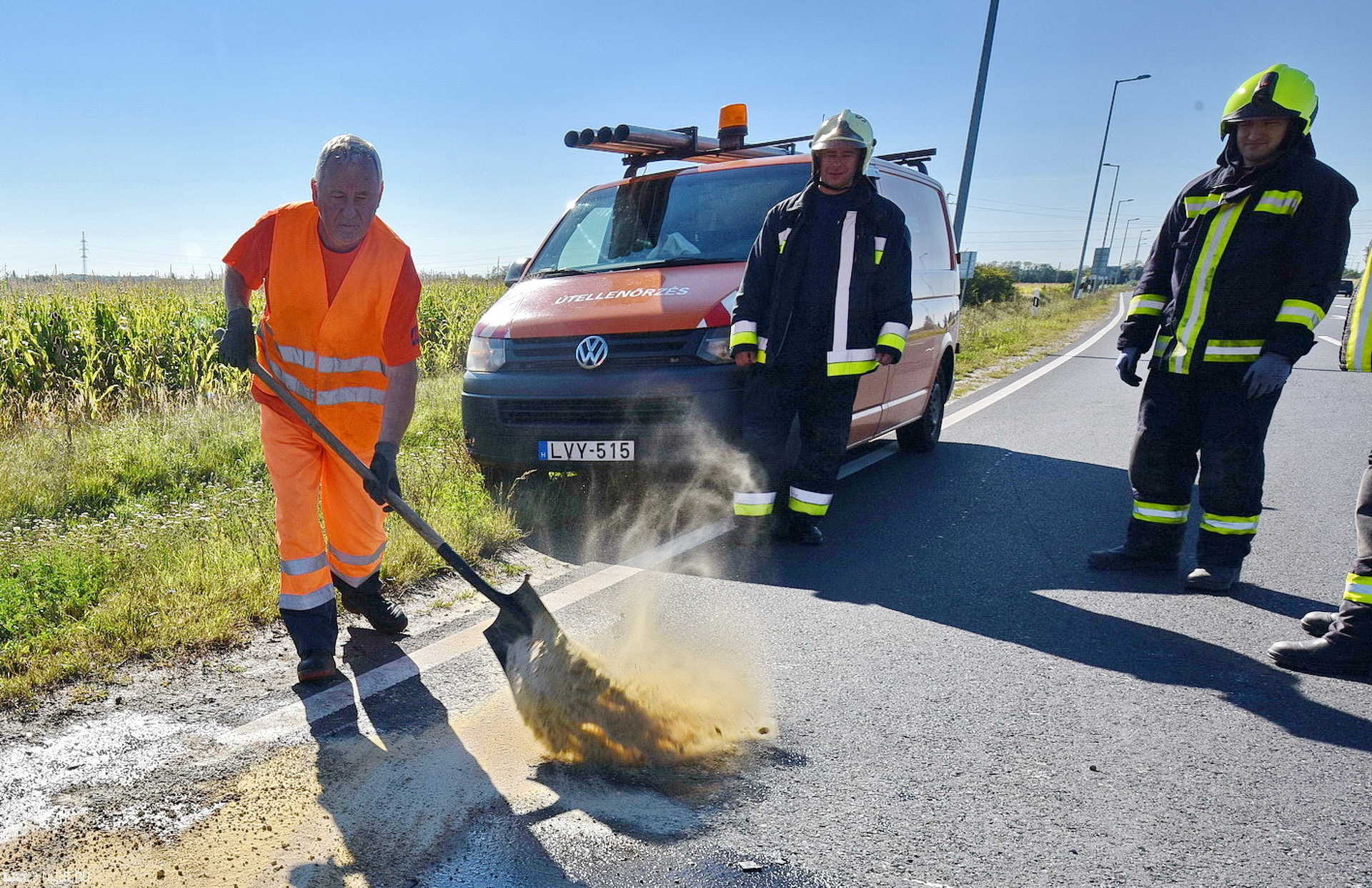 Rosszul mérte fel az érkező sebességét a sofőr - Suzuki hajtott Renault elé a 86-oson 
