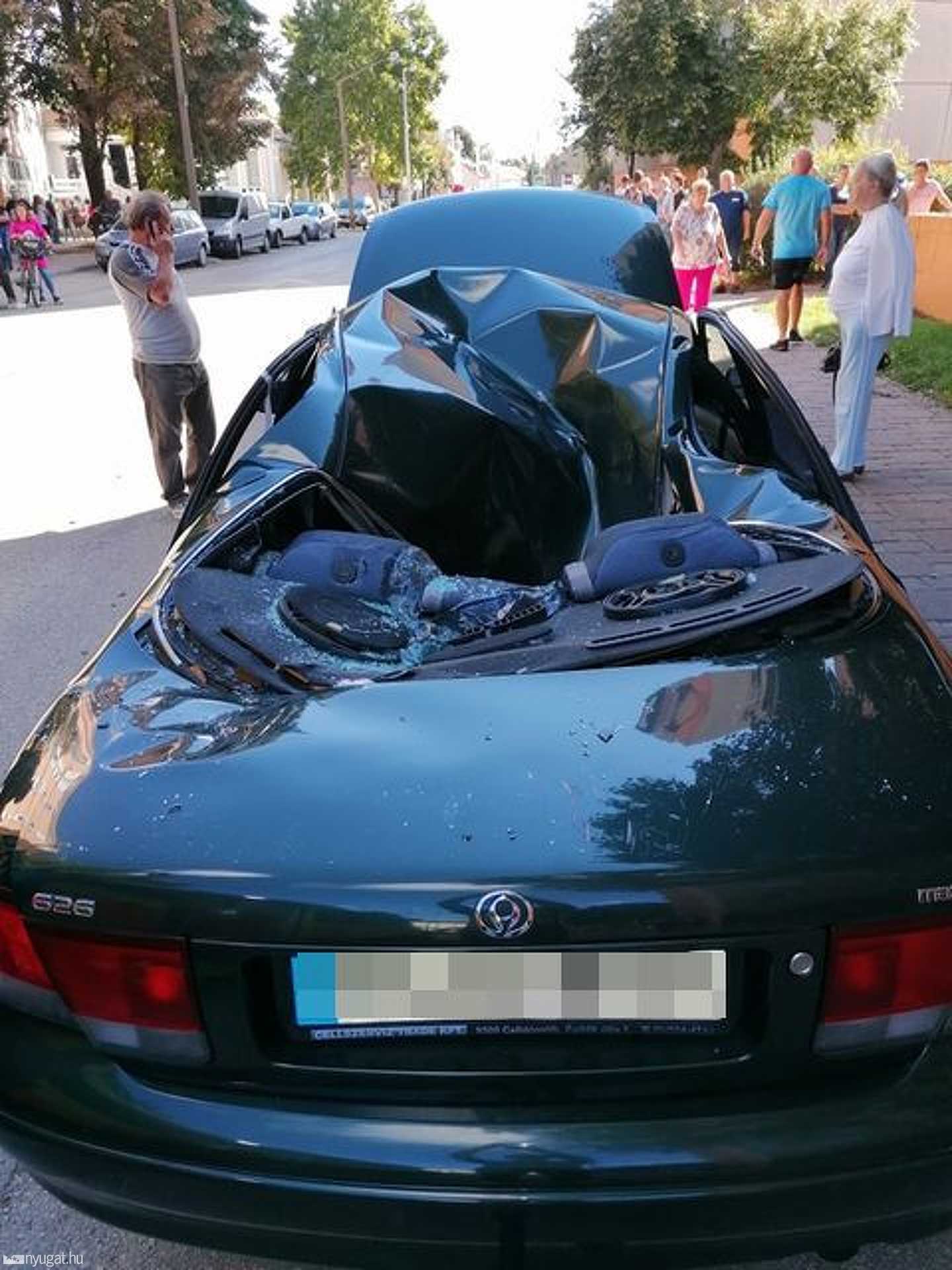 Kiugrott a tizenegyemeletesből egy fiatal férfi Celldömölkön