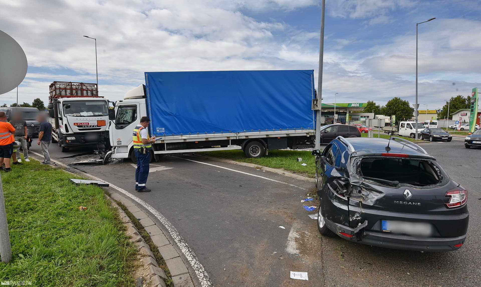 Letarolta a Zanati úti körforgalmat