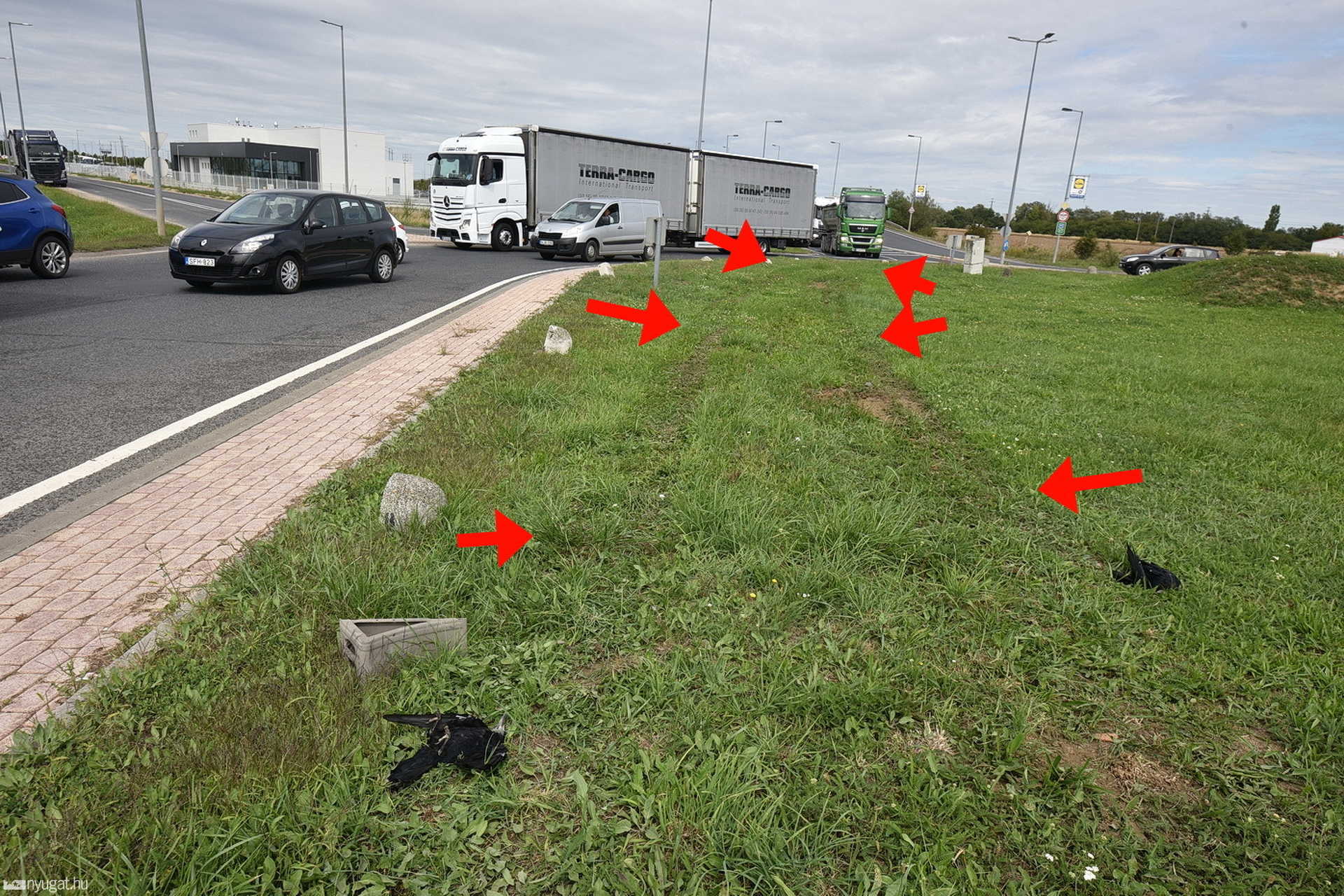 Letarolta a Zanati úti körforgalmat
