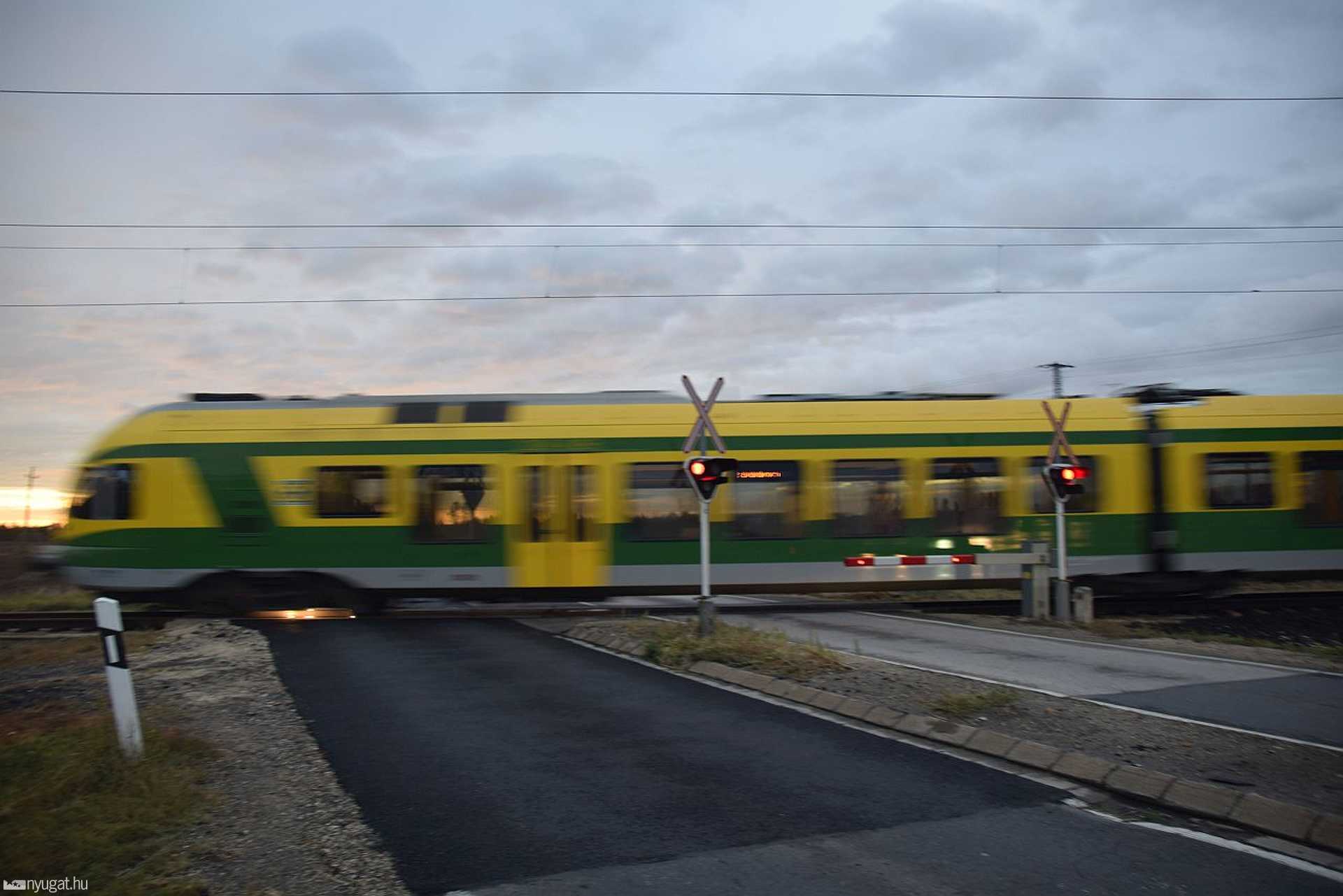 87-es út, elkerülő, körgyűrű, vasúti átjáró, forgalom dugó