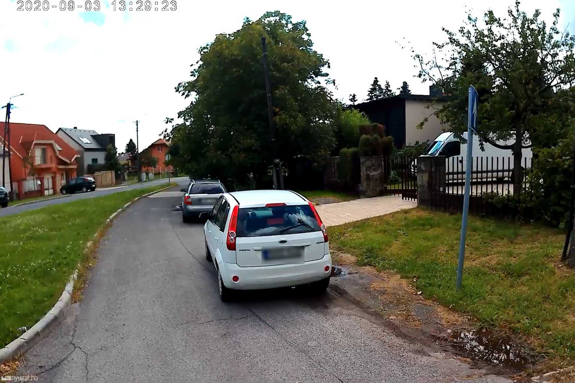 Szabálytalan és kreatív parkolások Szombathelyen: közterület és környezetkárosítás