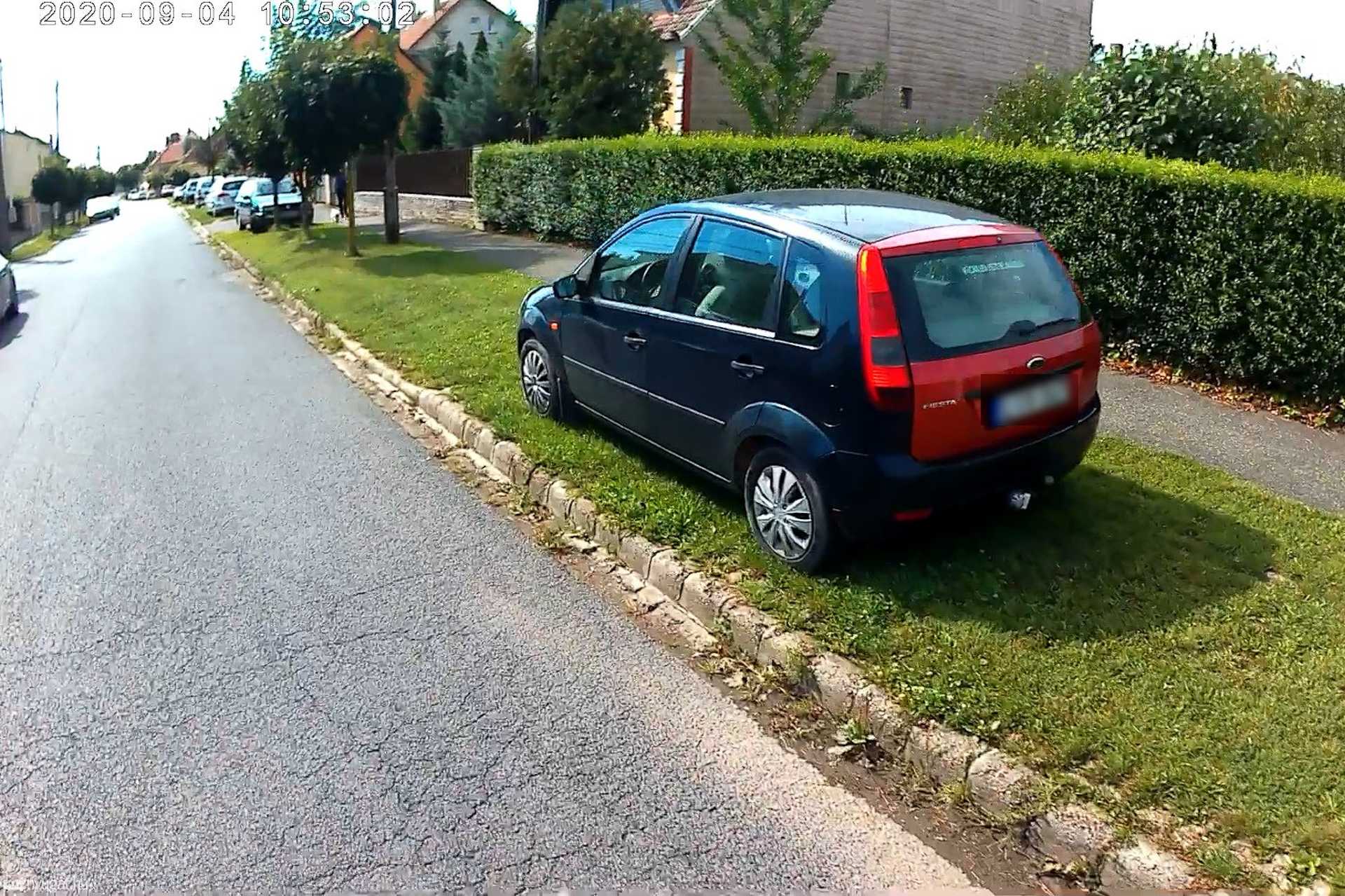 Szabálytalan és kreatív parkolások Szombathelyen: közterület és környezetkárosítás