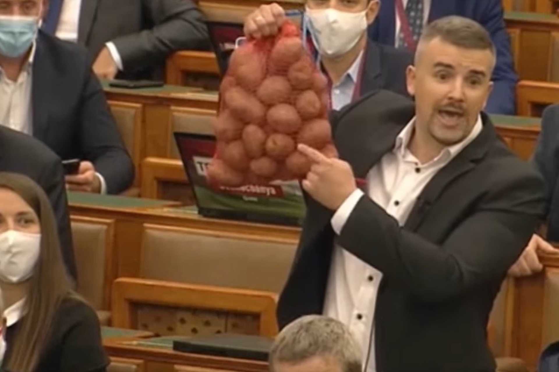 Jakab Péter krumplit akar adni Orbán Viktornak