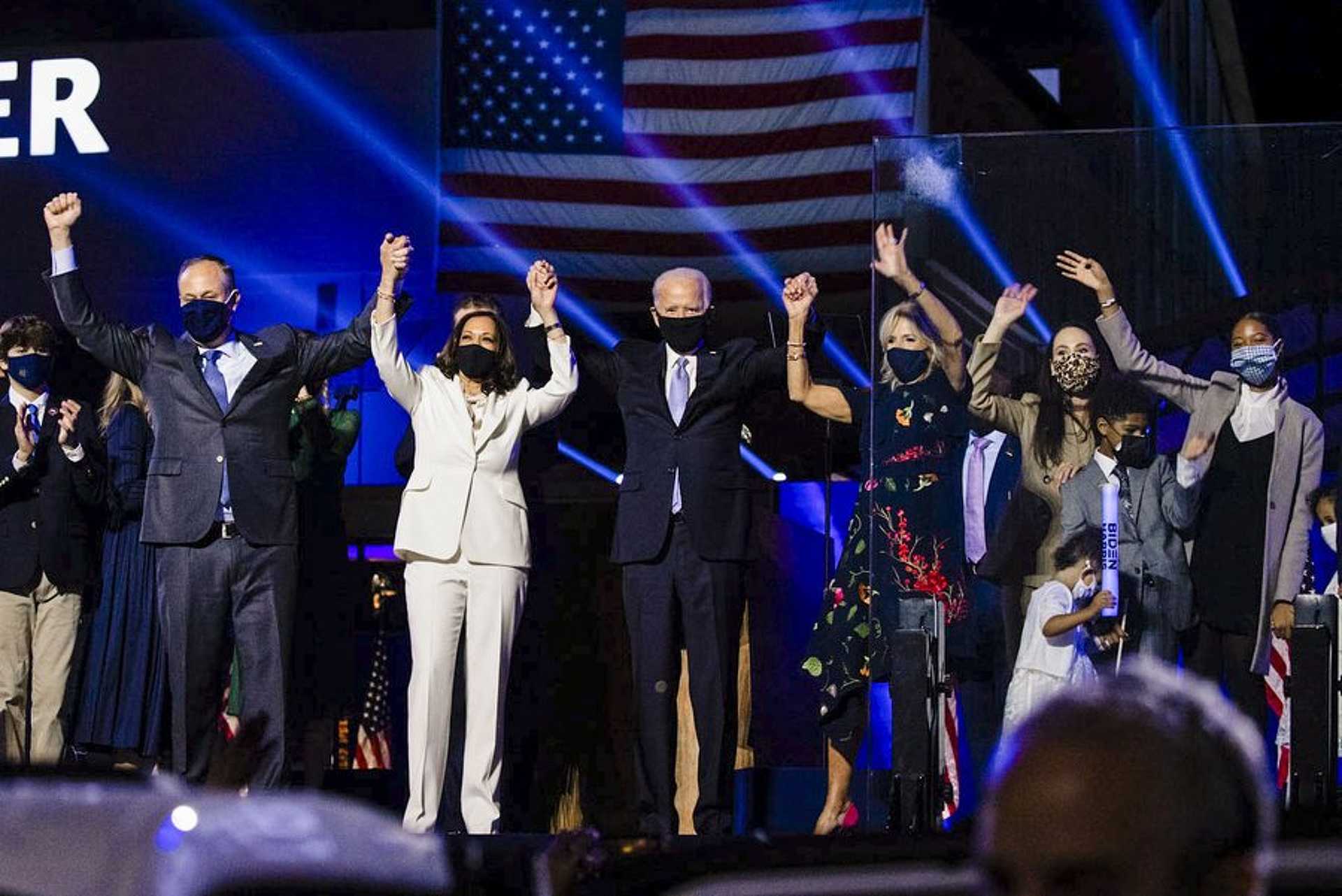 Biden csapata ünnepel a győzelem után