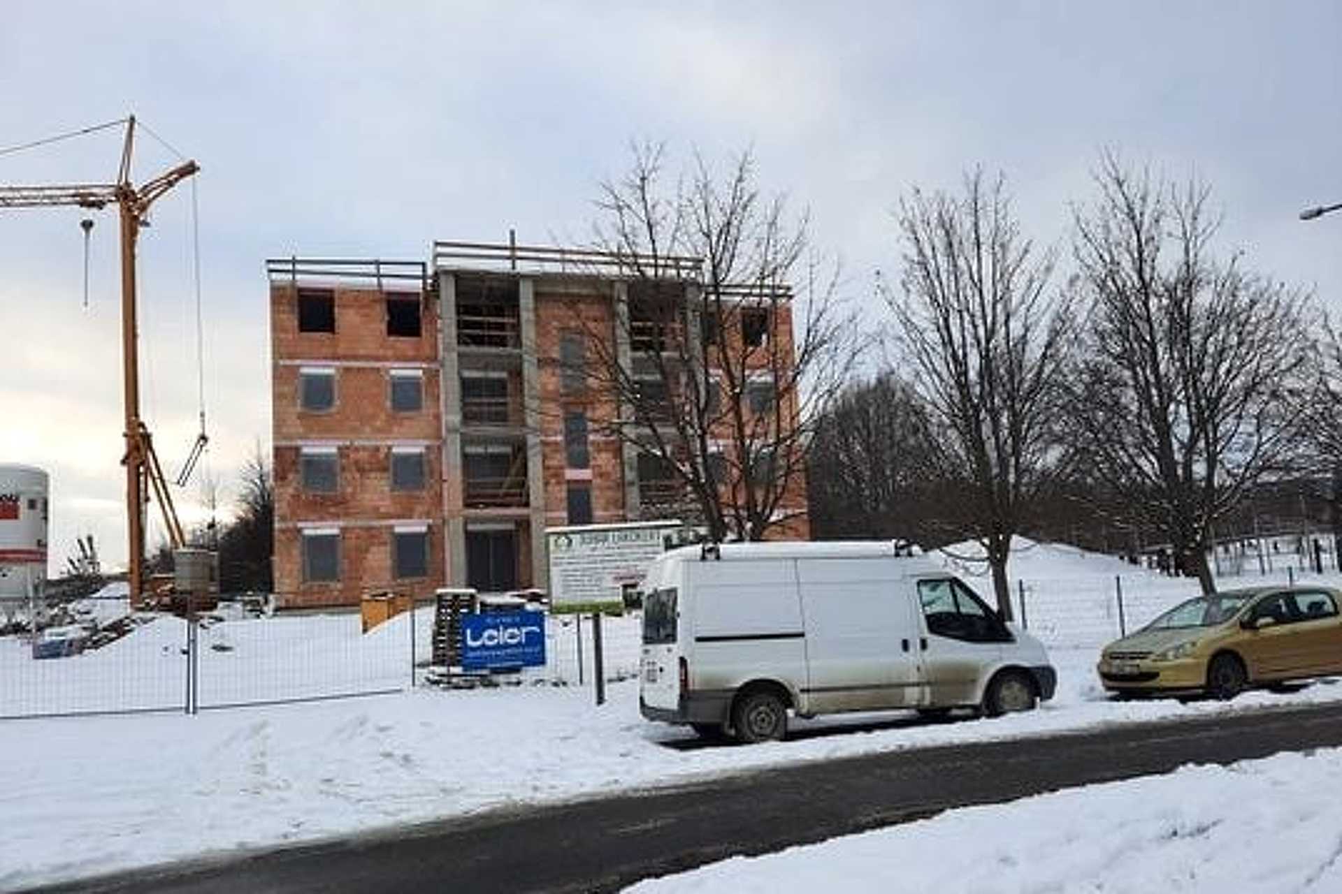 Lakópark épül a kőszegiek egyik kedvenc szánkózóhelyén