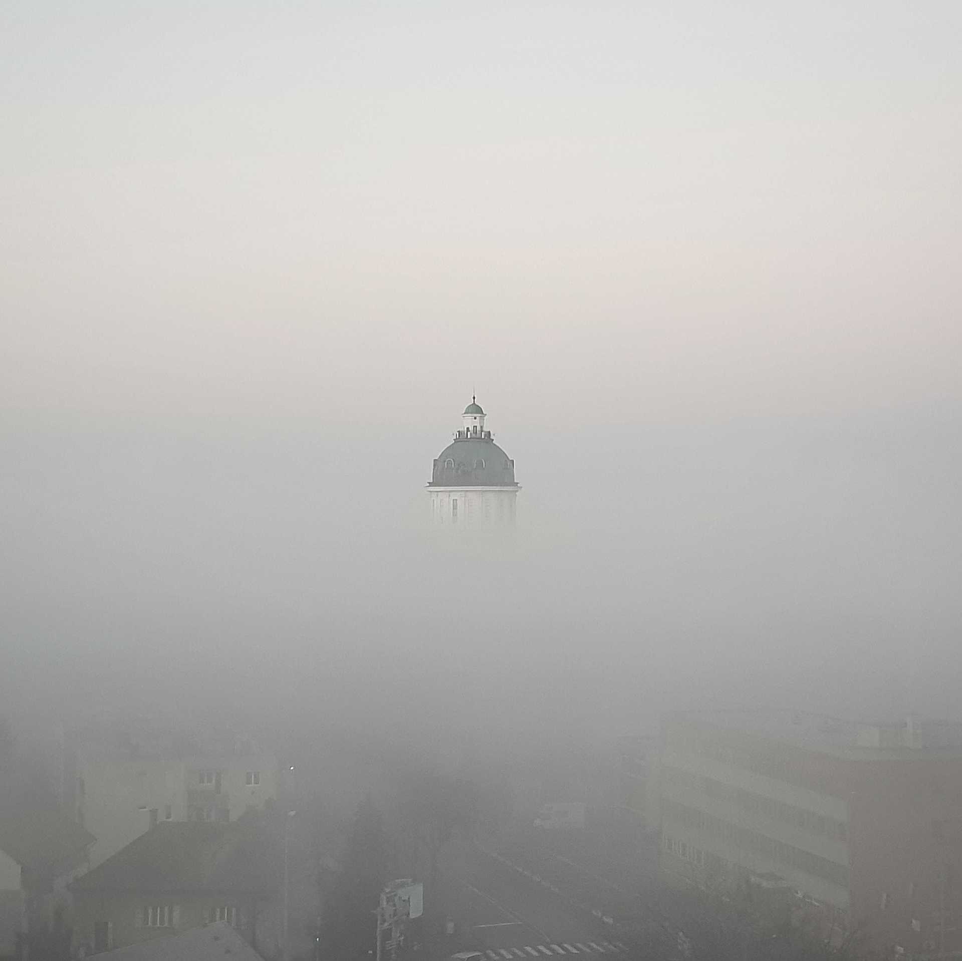 Ködbe burkolózott a szombathelyi víztorony